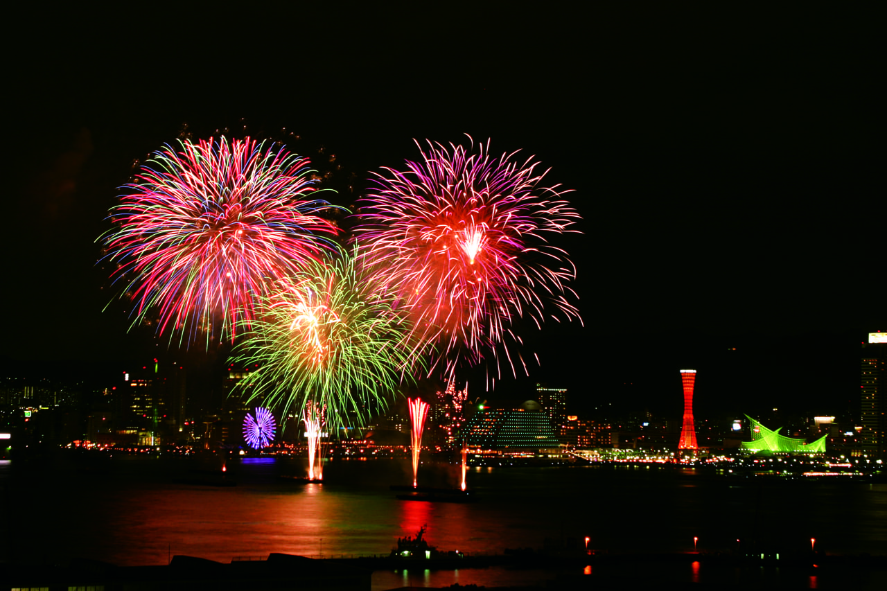 神戸市】例年8月第1週目 土曜日に開催だった「みなとこうべ海上花火 