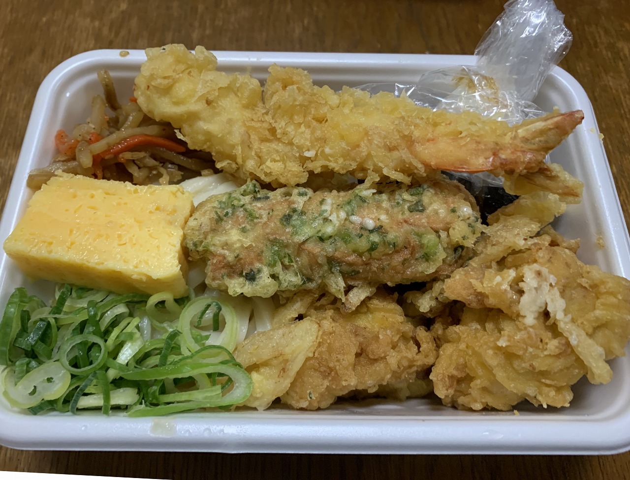４種の天ぷら うんと弁当　620円