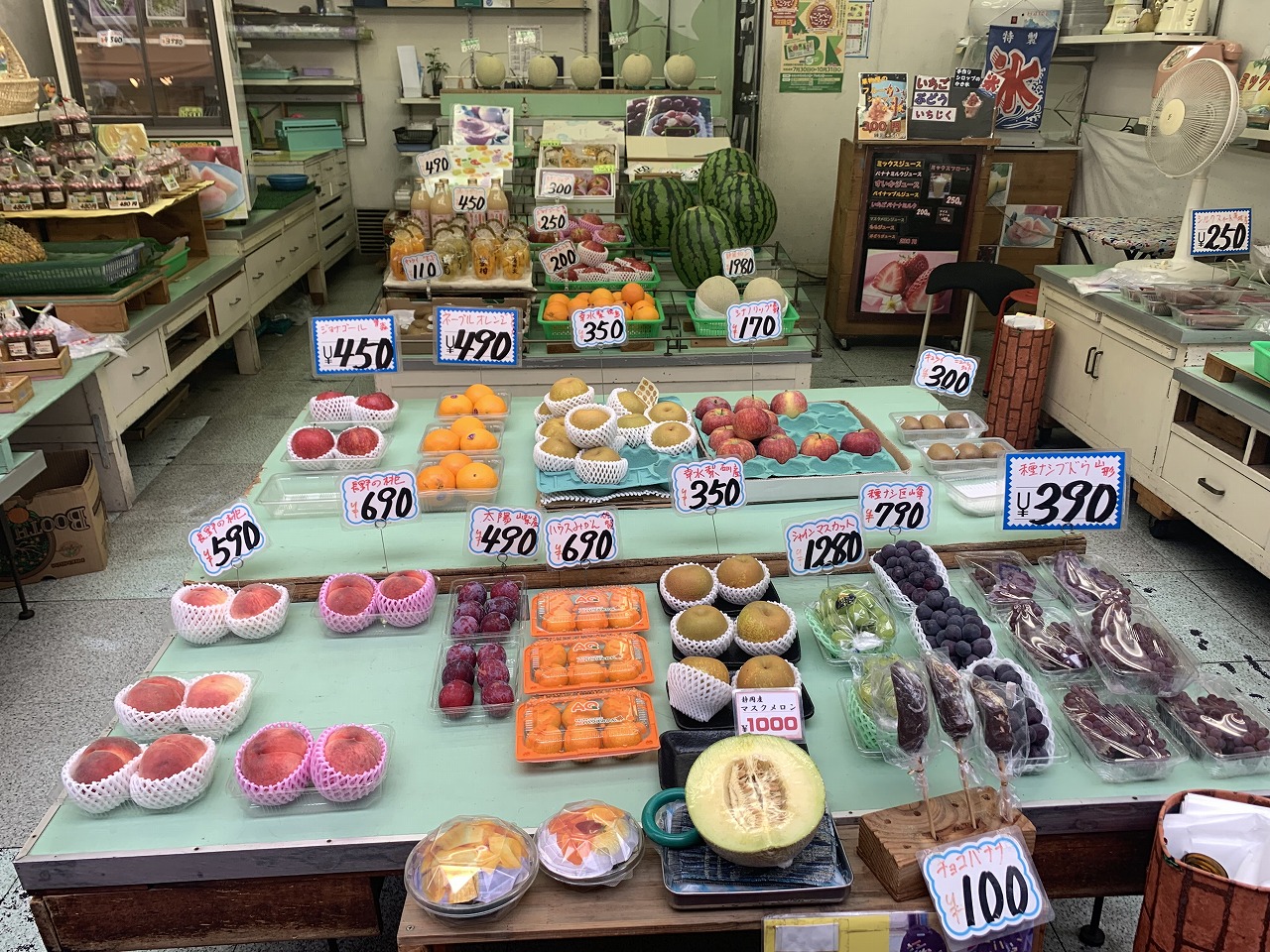 六甲本通商店街「Fresh Fruit かなさき」