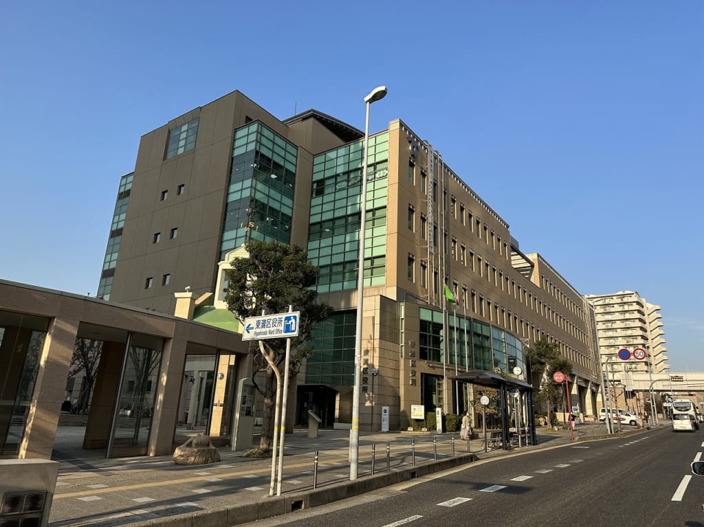 【神戸市東灘区】映像にガチャピン・ムック？ どんな関係が？東灘区役所のロビーに、ちょっと休憩できる場所が出来ました♪ | 号外NET 神戸市灘 ...