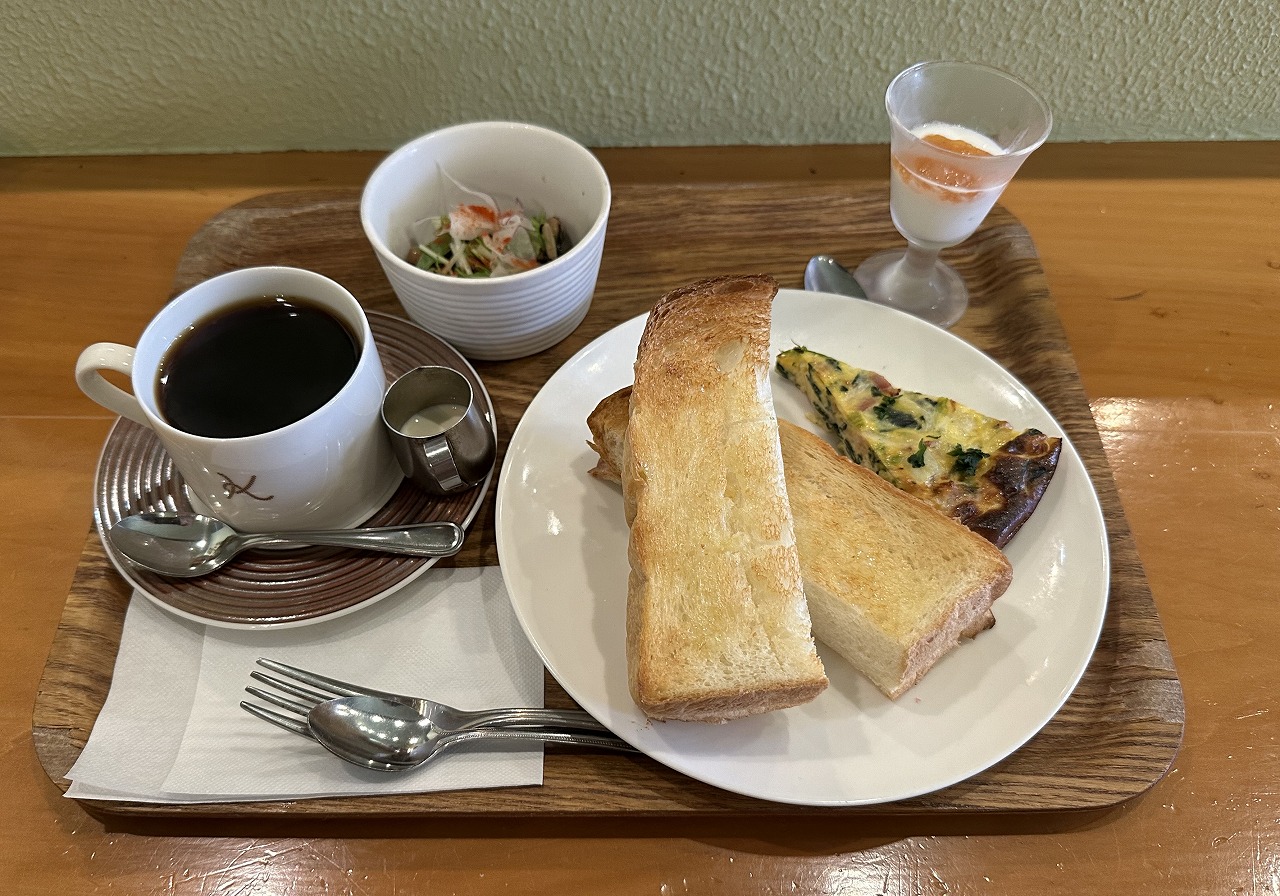 「cafe＆bar 鎹 kasugai」