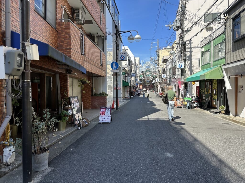 どんぶり次郎 水道筋店