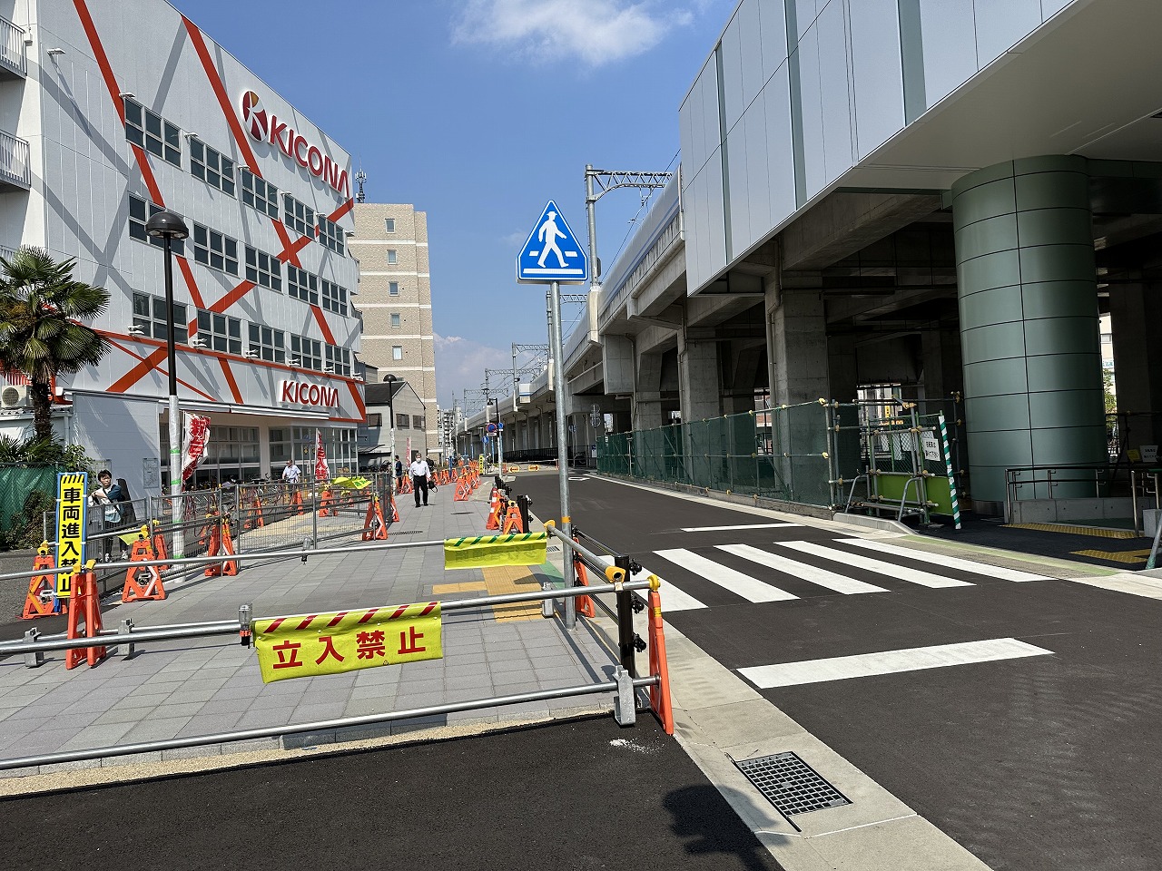 ⾞道・⾃転⾞道・歩道の区別が出来てる♪  魚崎駅～青木駅『阪神沿北側側道』