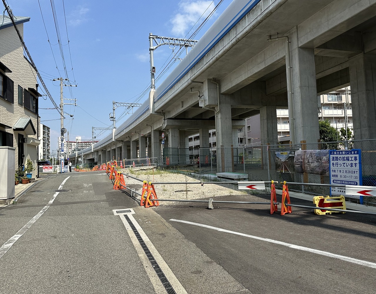 ⾞道・⾃転⾞道・歩道の区別が出来てる♪  魚崎駅～青木駅『阪神沿北側側道』