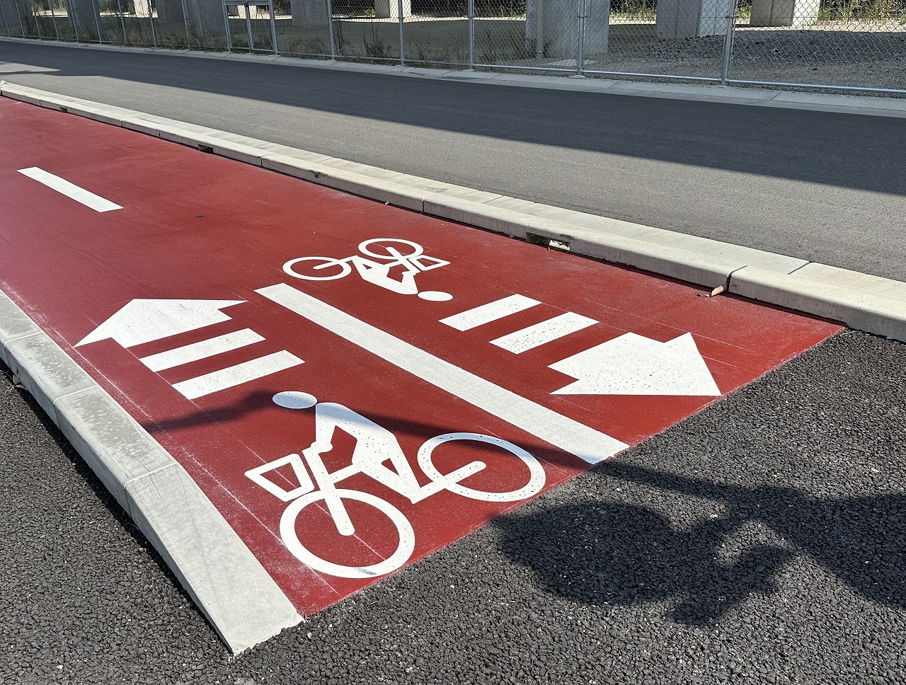 ⾞道・⾃転⾞道・歩道の区別が出来てる♪ 魚崎駅～青木駅『阪神沿北側側道』