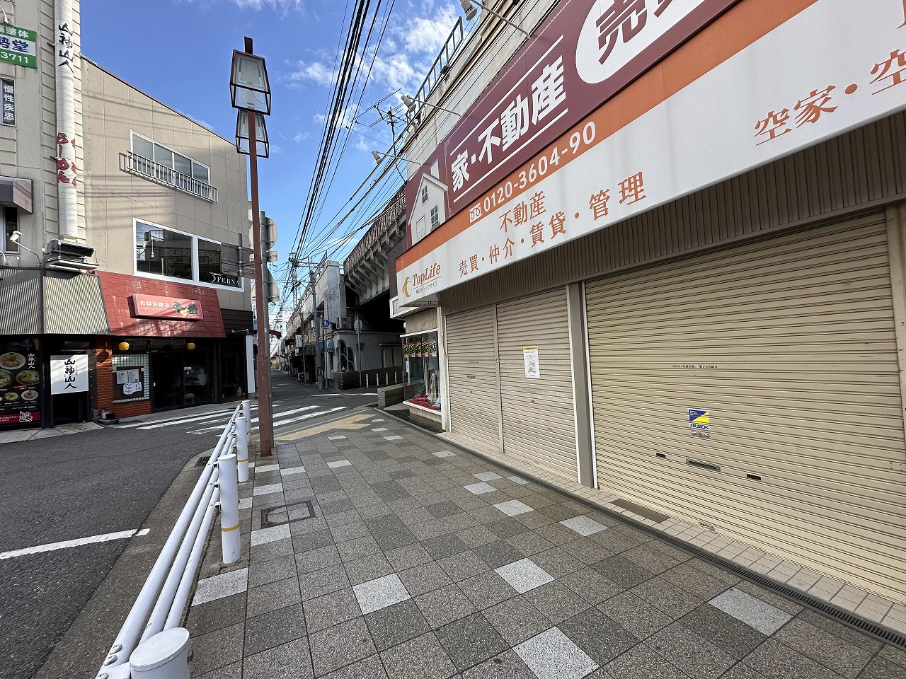 阪神御影駅高架下、店舗がゾクゾク閉店されています