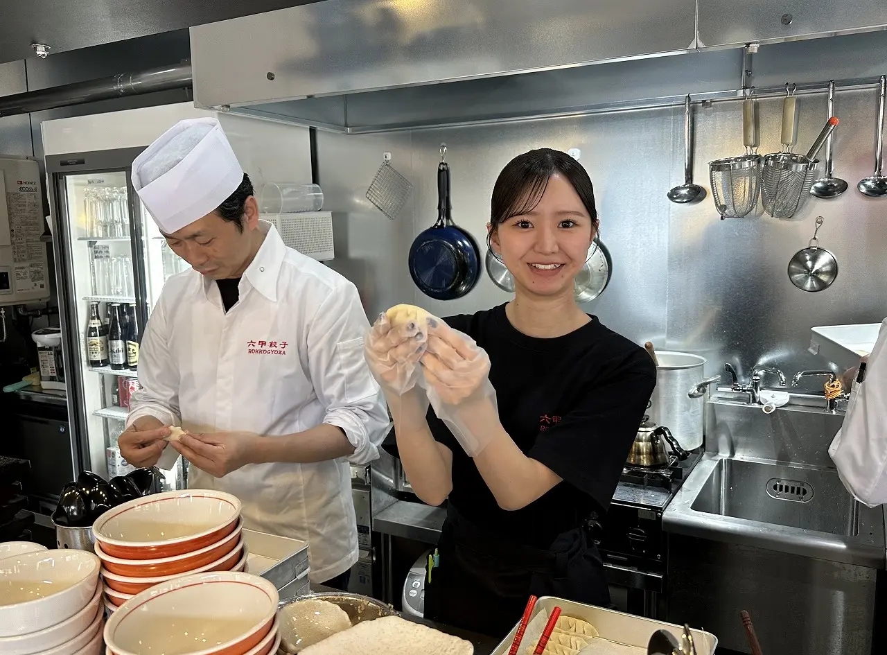 【神戸市灘区】ウェルブ六甲道６番街『六甲餃子』さん 5月1日オープン♪唐揚げ・揚げ豚足・にらそば・よだれ鶏・ゴマ団子…