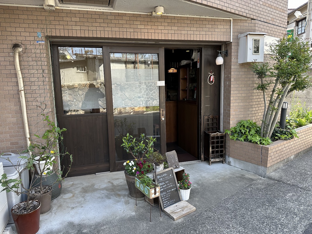 神戸市灘区】六甲八幡神社 正門西横『お八つとお茶 いろは』さん