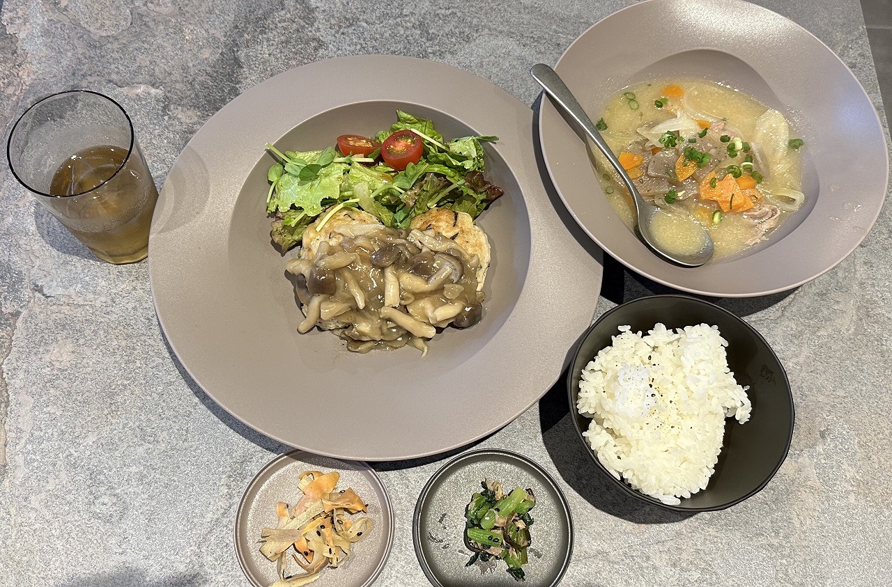 【神戸市灘区】水道筋商店街「定食 カミトハ」さん 5月29日 オープン♪ お野菜タップリ！ 身体が喜ぶメニューを朝9時から提供。