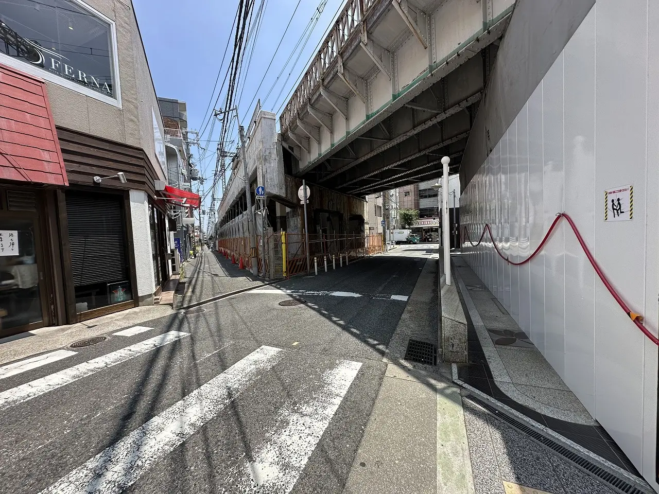 神戸市東灘区】阪神御影駅高架下、耐震補強工事にともなう景色の変化…。長年親しまれた老舗も静かに幕