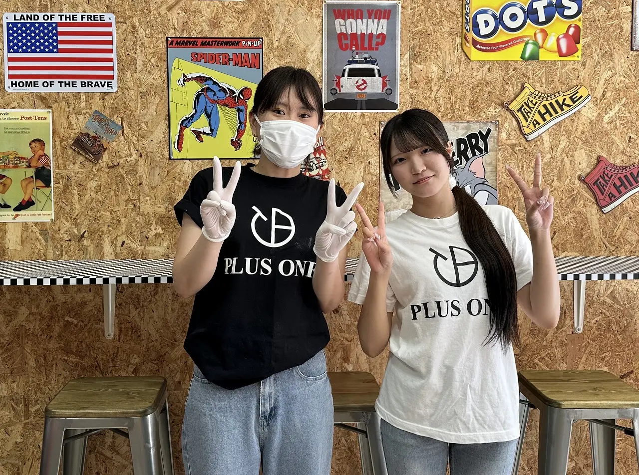 スタッフの方に聞くと、「生地は焦げる一歩手前まで焼いて、カリッとした食感を出してるんです」とのこと。なるほど、この香ばしさはやみつきになりそう。