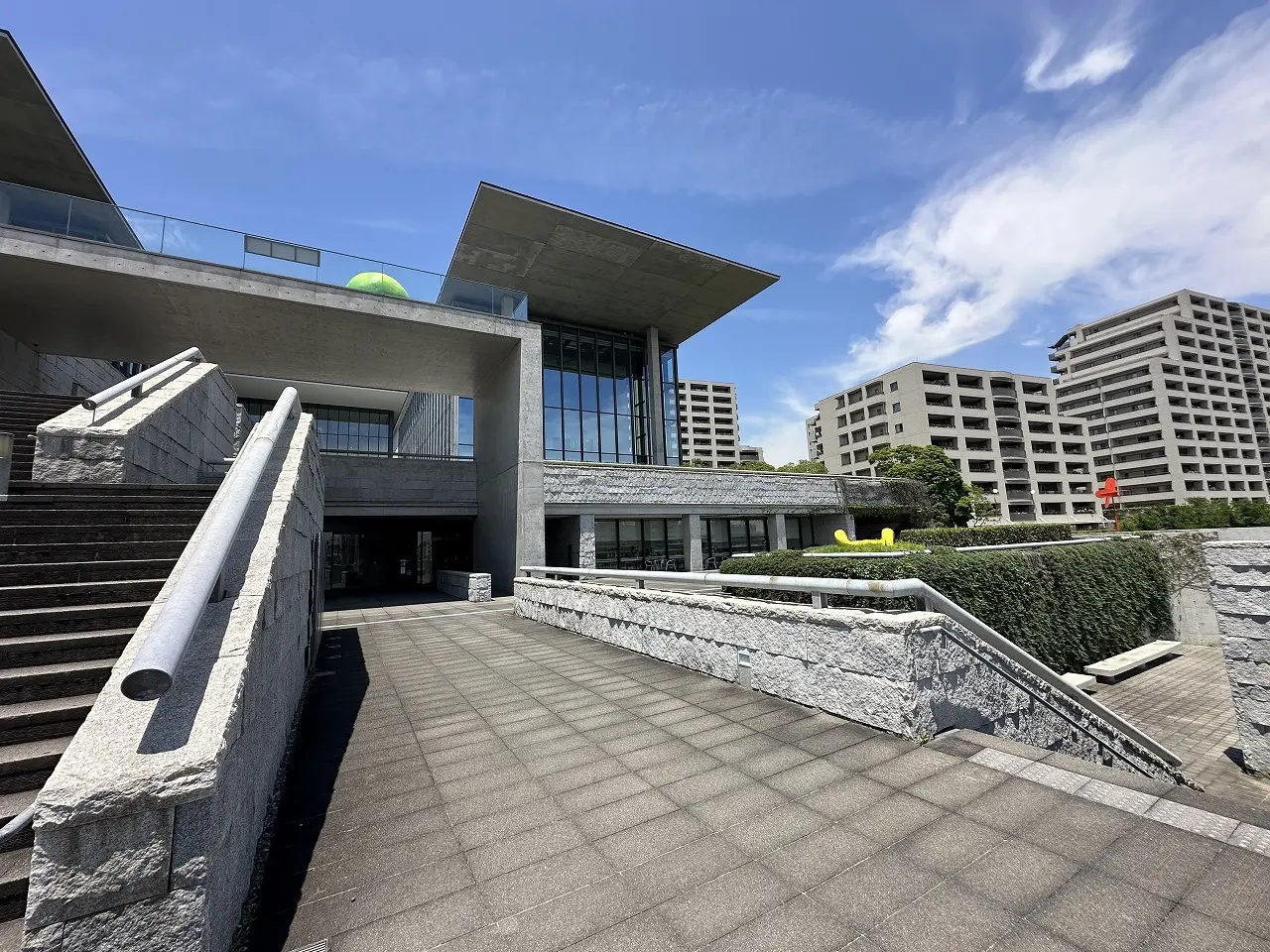 【神戸市】海が見えるカフェ『ROUND POINT CAFE 兵庫県立美術館店』さん 4月22日オープン♪ カフェのみ利用ＯＫ！