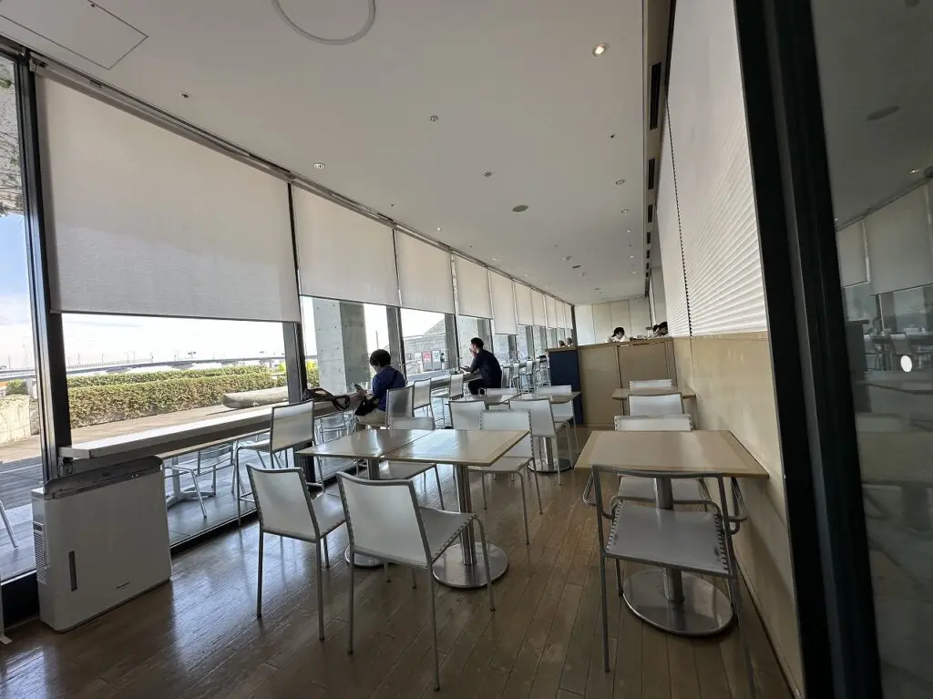 【神戸市】海が見えるカフェ『ROUND POINT CAFE 兵庫県立美術館店』さん 4月22日オープン♪ カフェのみ利用ＯＫ！