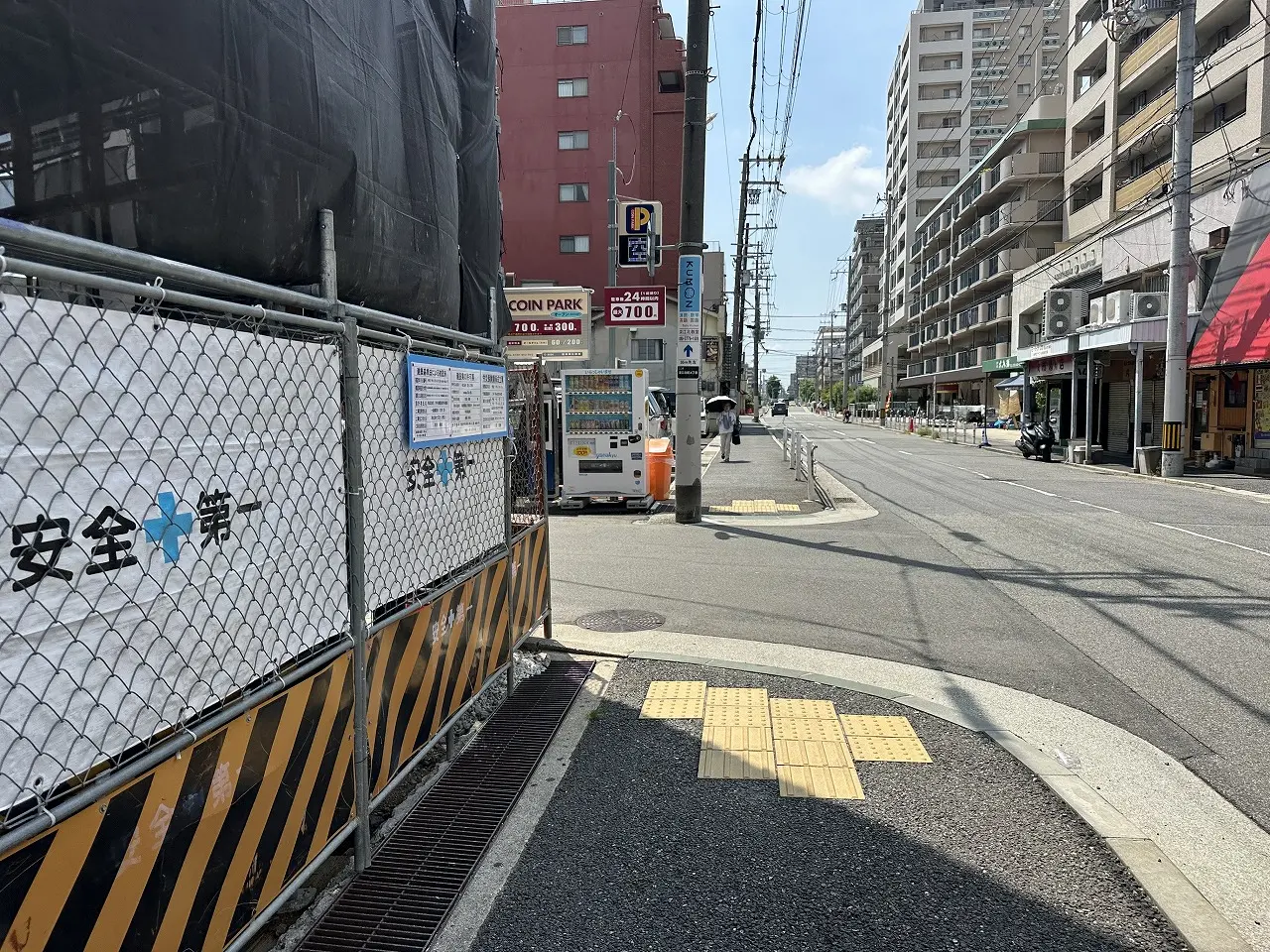 【神戸市東灘区】10月末完成予定 何になるのだろう？！ 阪神深江駅前 パチンコ『ウイング21深江店』跡で、建物建設中。