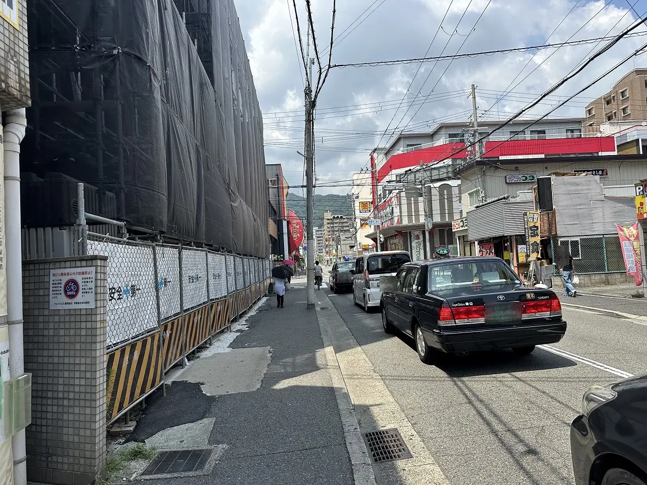 【神戸市東灘区】10月末完成予定 何になるのだろう？！ 阪神深江駅前 パチンコ『ウイング21深江店』跡で、建物建設中。