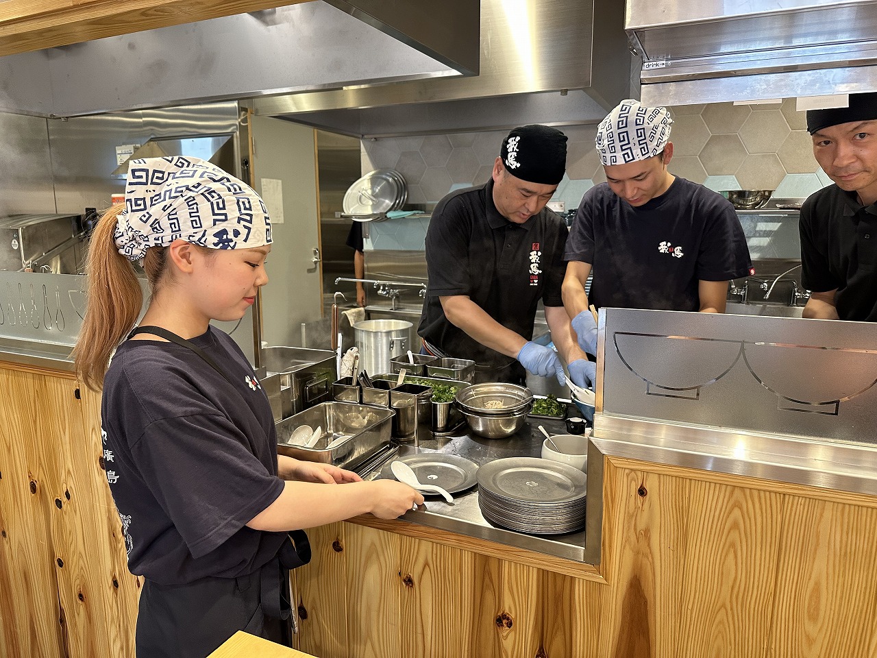 最近のラーメン屋さんは、食券というお店も少なくないですが、こちらは後払い。