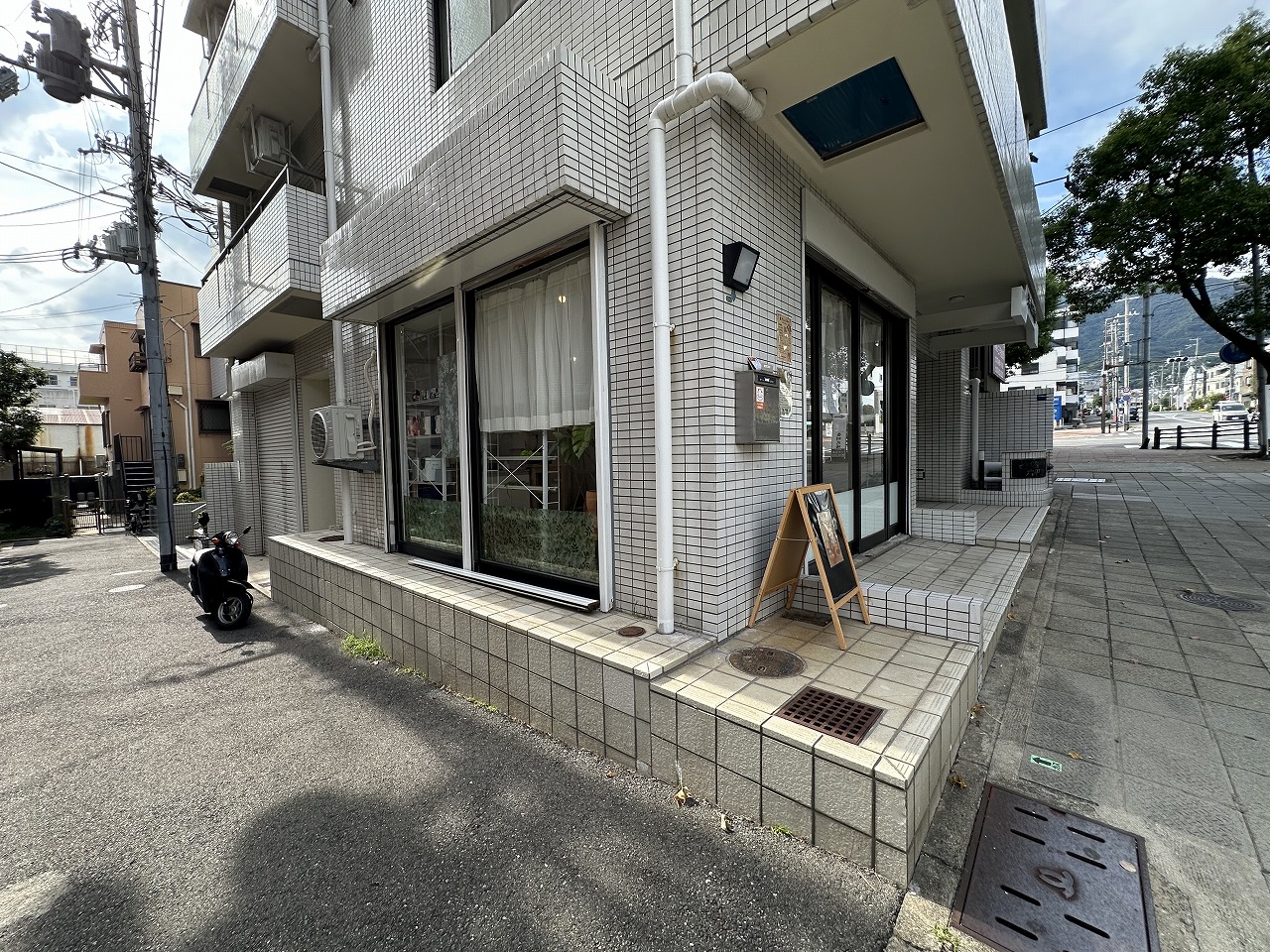 【神戸市灘区】愛犬と一緒に一休み。セルフ式の無人ドッグカフェ「犬とよりみち」オープン♪