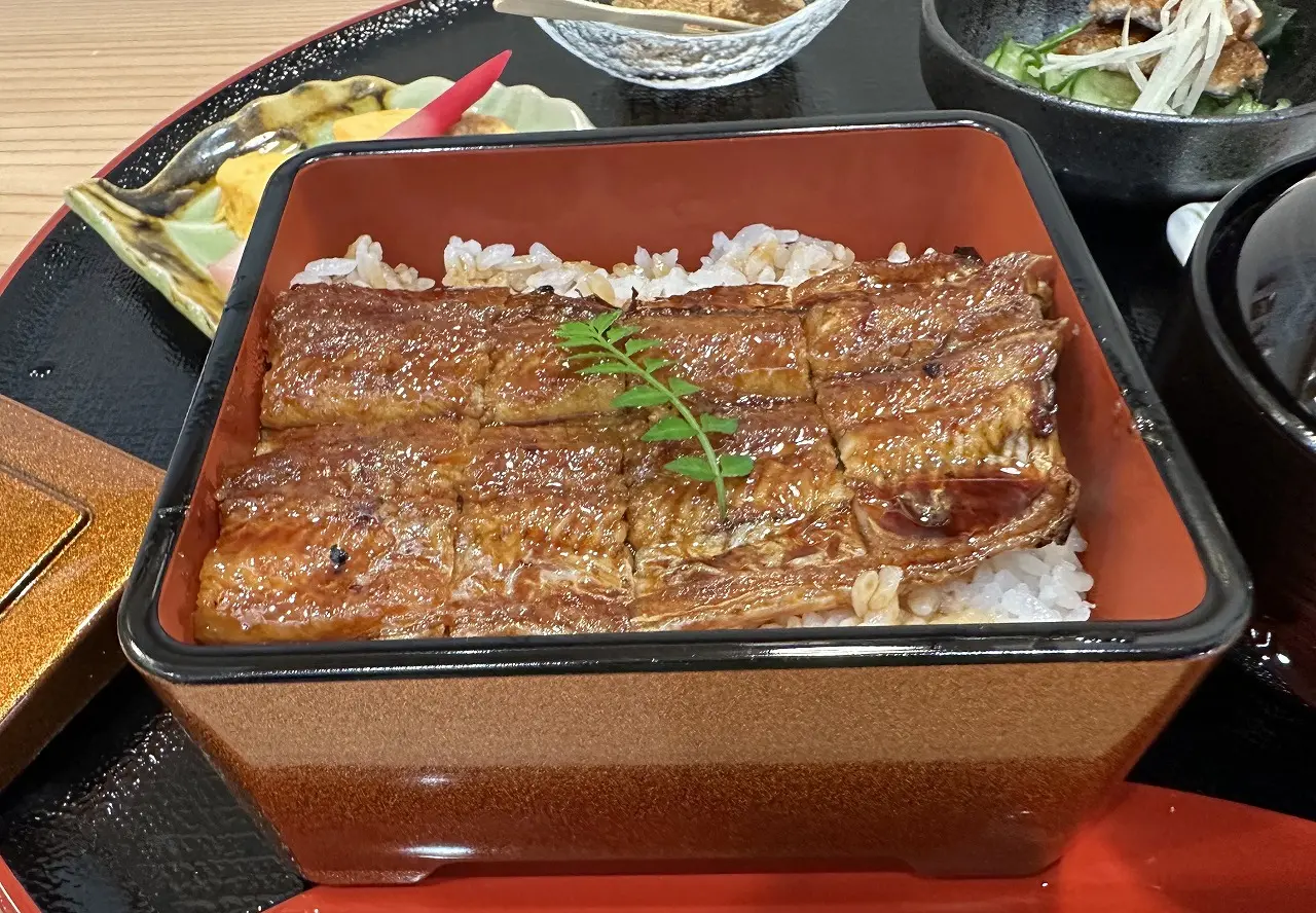 このお話を聞く前でしたが、私は「御膳セット」から 室町御膳（半尾） を注文。