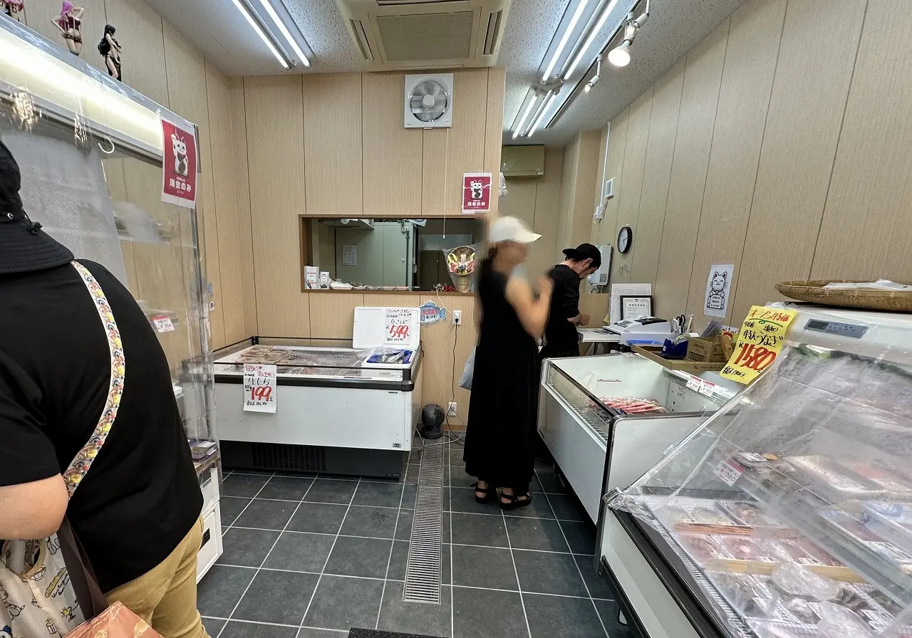 【神戸市灘区】水道筋商店街にお若いご夫婦が営まれる、鮮魚 塩干『魚生（うおき）』さん オープン♪