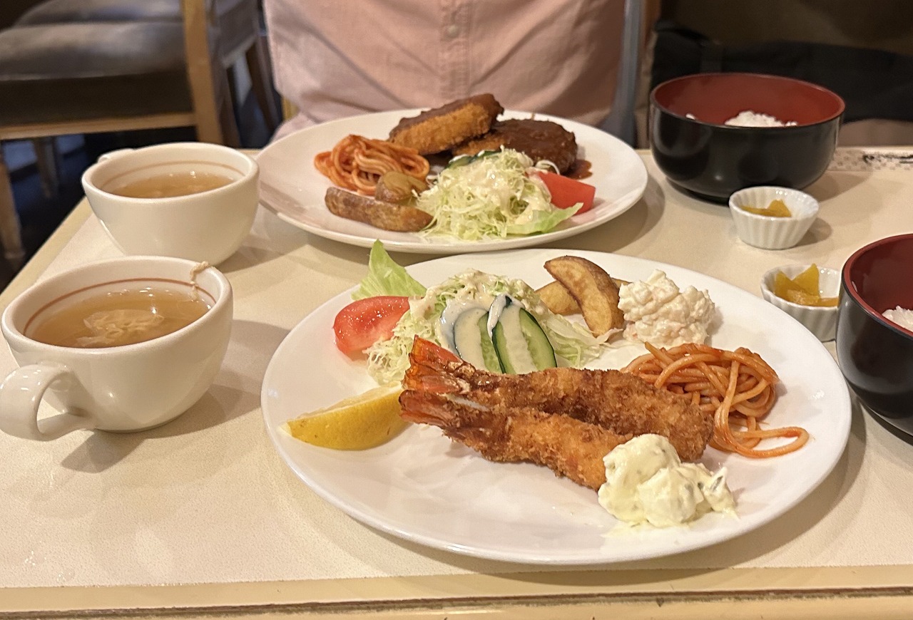 【神戸市】喫茶「プロローグ」さん、閉店されました。青が印象的…食品サンプルが陳列されていたあのお店。