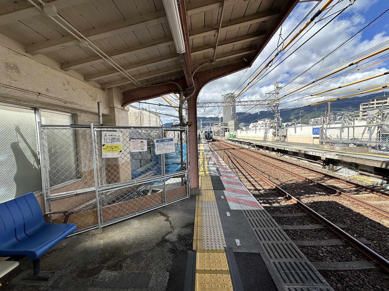 【神戸市東灘区】2026年春完成予定♪ 阪神住吉駅が大変身中! ホームの西にエレベーター&改札新設に向けて工事が進んでいます。