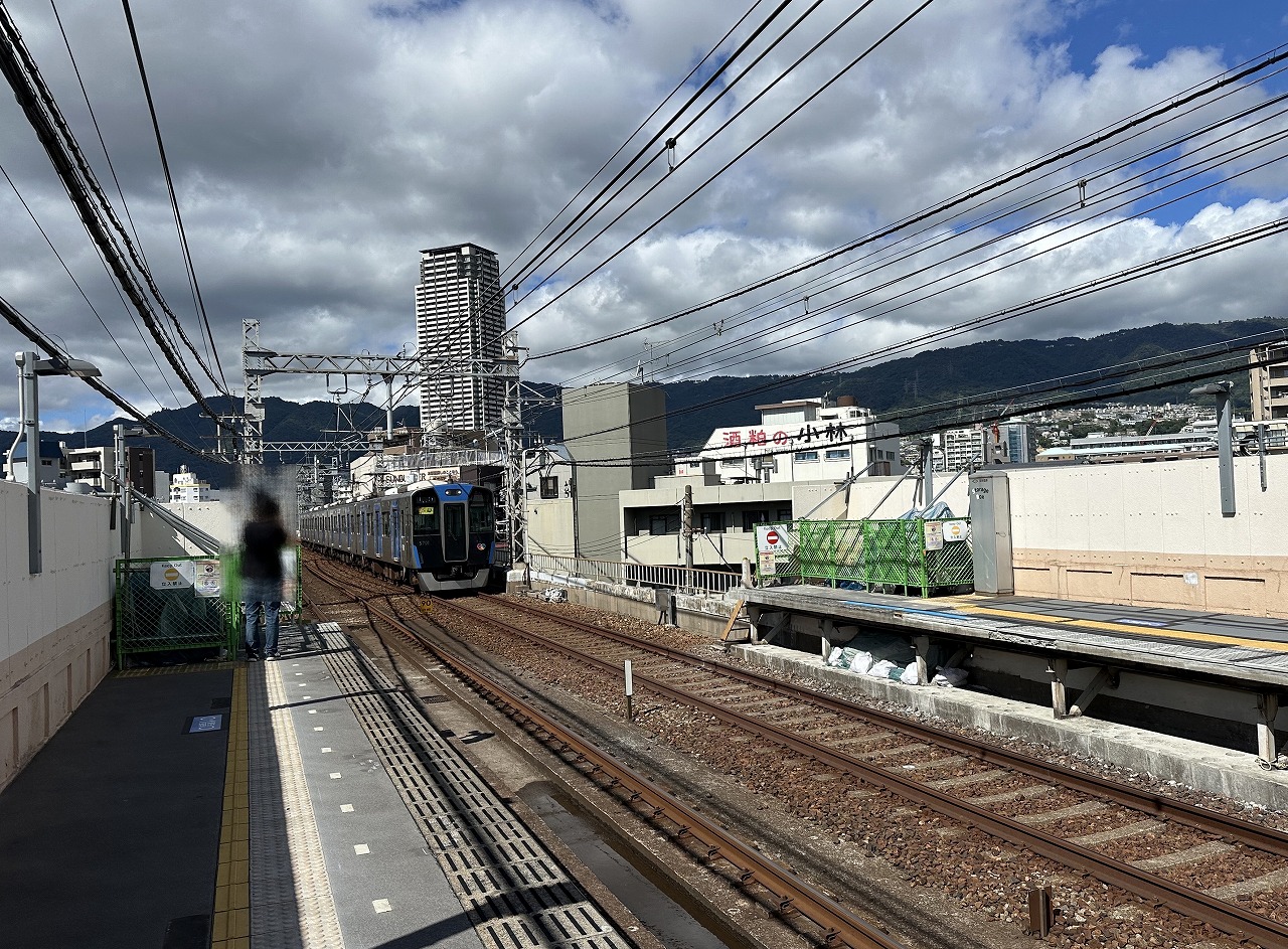 【神戸市東灘区】2026年春完成予定♪ 阪神住吉駅が大変身中! ホームの西にエレベーター&改札新設に向けて工事が進んでいます。
