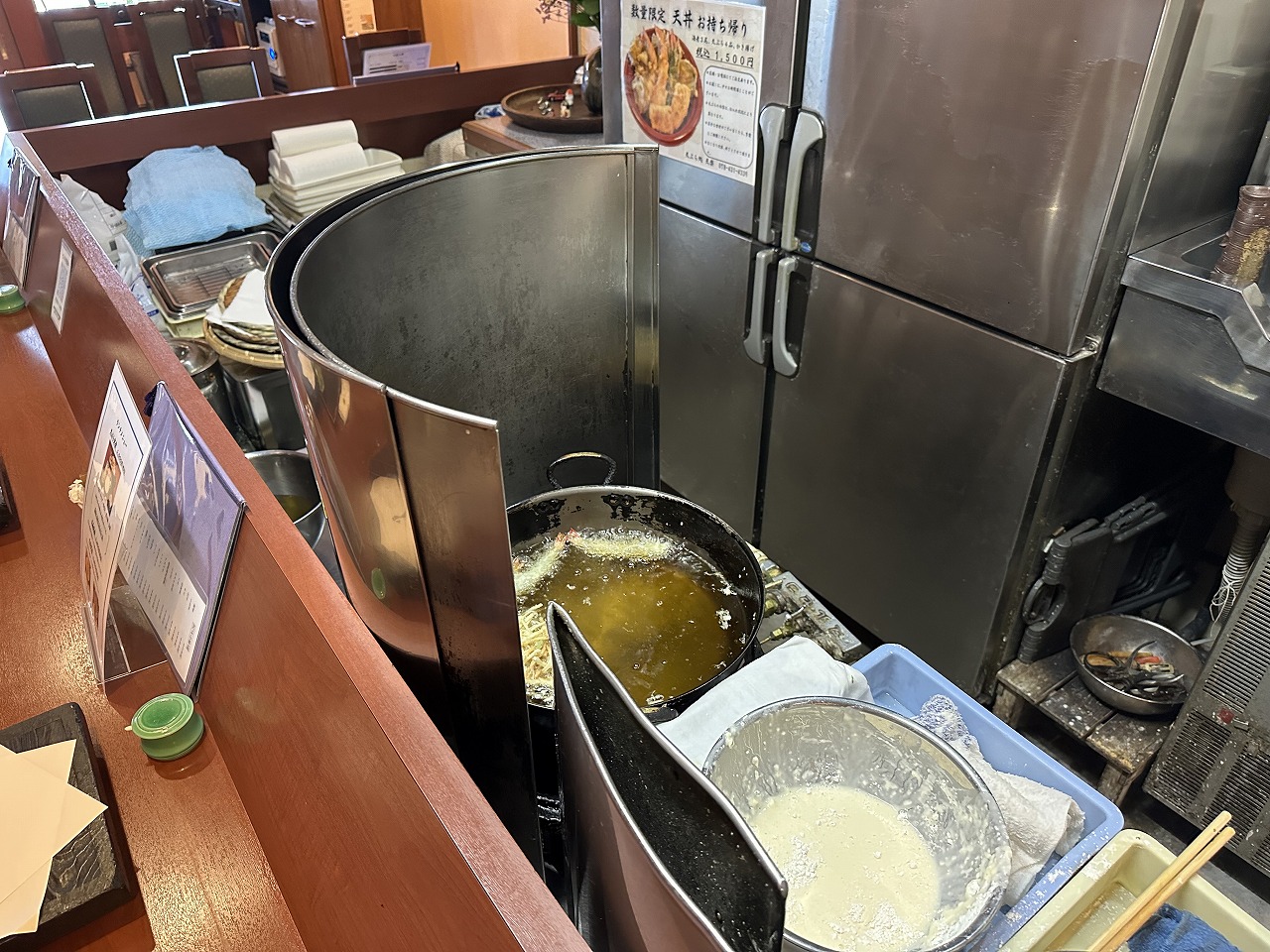 【神戸市東灘区】ランチ営業の始まった「天ぷら 天楽」さんで、揚げたて天ぷら食べてきました(≧▽≦) 贅沢にカウンターで一品ずつで…2,000円也♪