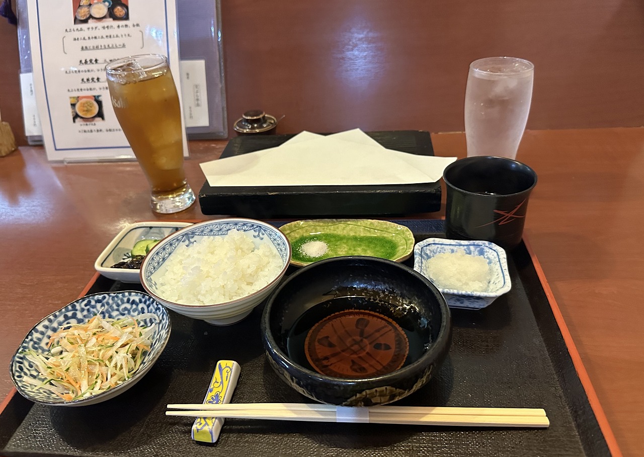【神戸市東灘区】ランチ営業の始まった「天ぷら 天楽」さんで、揚げたて天ぷら食べてきました(≧▽≦) 贅沢にカウンターで一品ずつで…2,000円也♪