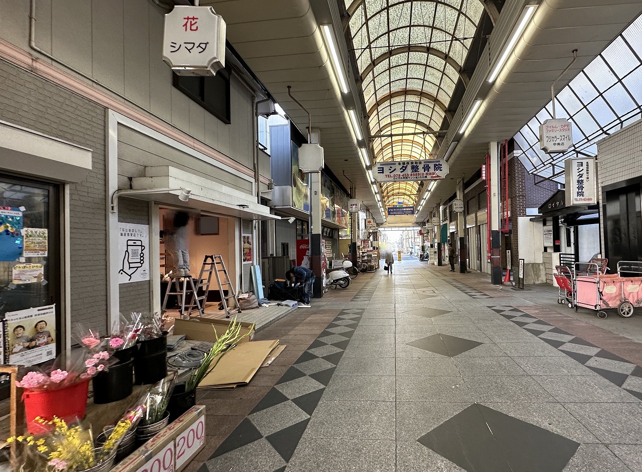 【神戸市東灘区】甲南本通商店街が青果店激戦区に! 『紬屋青果店』が11月10日グランドオープン!