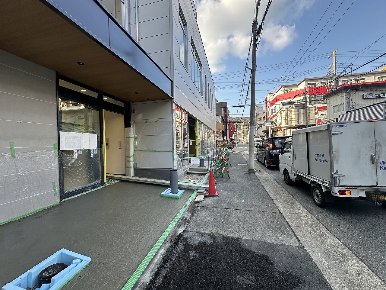 【神戸市東灘区】テナントが判明しました！ 阪神深江のパチンコ屋さん跡地で、ガラス面で張り紙を発見。