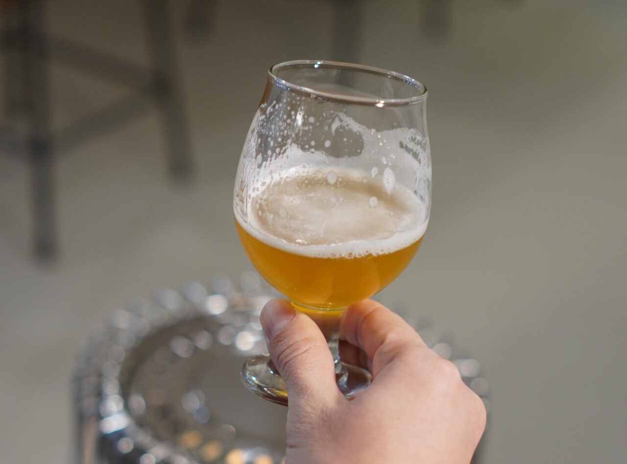 【神戸市東灘区】元旦から営業!クラフトビール醸造所「エビールブリュースタジオ」さん で“ふるまい鍋”と紅白ビールの飲み比べセットが楽しめる♪