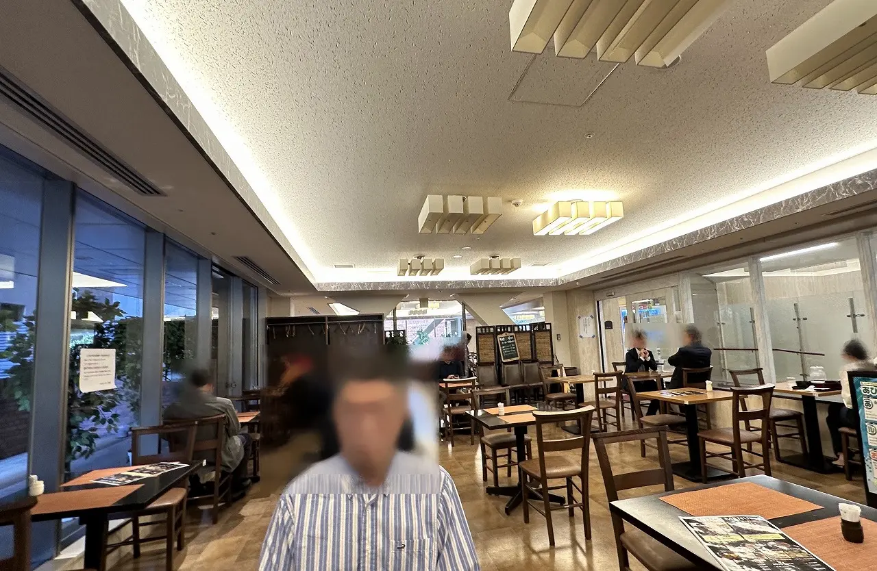 【神戸市】悪いことしてないけど、何故かドキドキ…。“警察本部”にある!?老舗洋食「ロイン元町店」でランチしてきました♪
