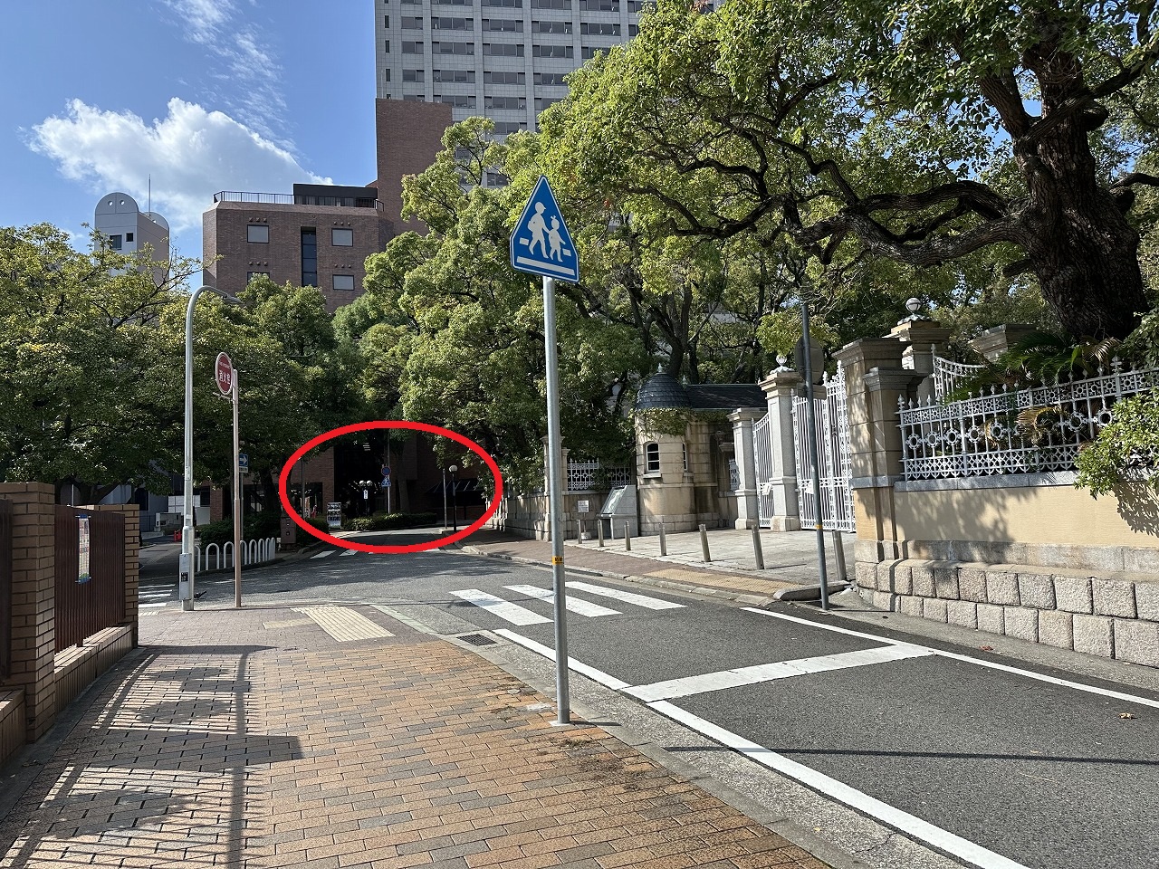 【神戸市】悪いことしてないけど、何故かドキドキ…。“警察本部”にある!?老舗洋食「ロイン元町店」でランチしてきました♪