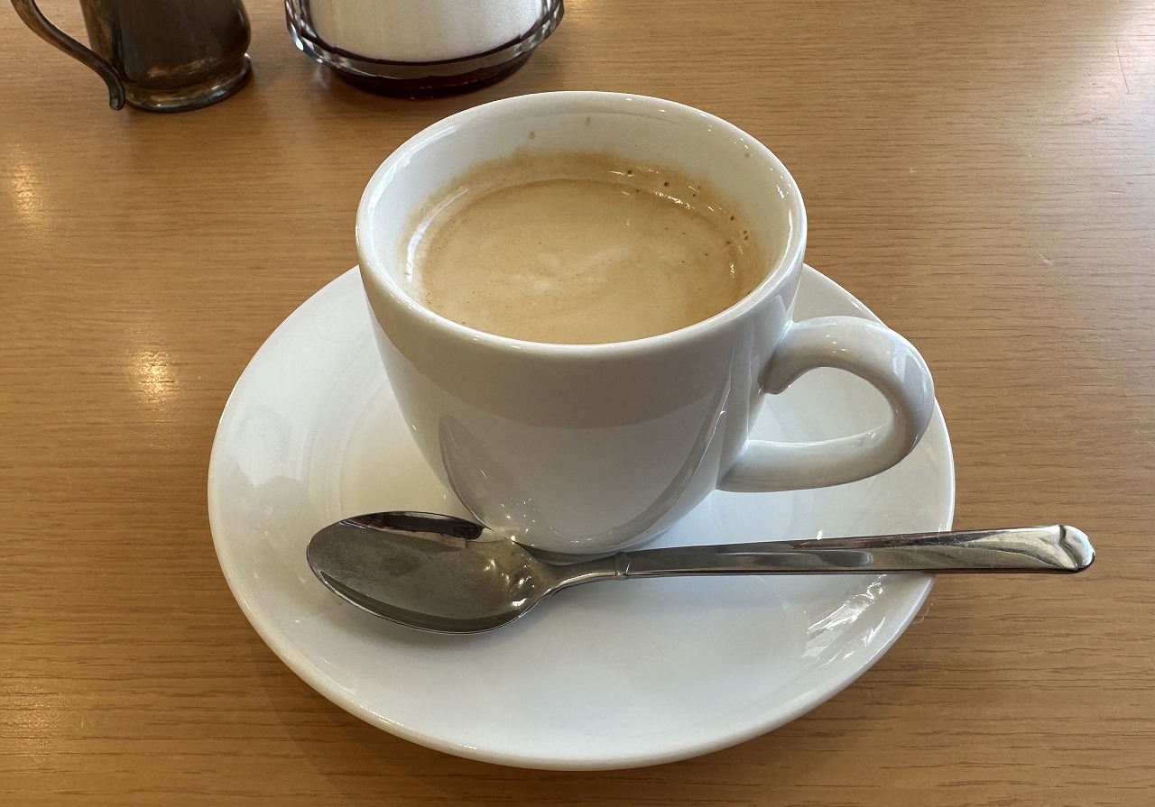 【神戸市】行列必至の人気店「Cafe＆Restaurant まどい」で絶品オムライス! 裏技で待たずに入店♪