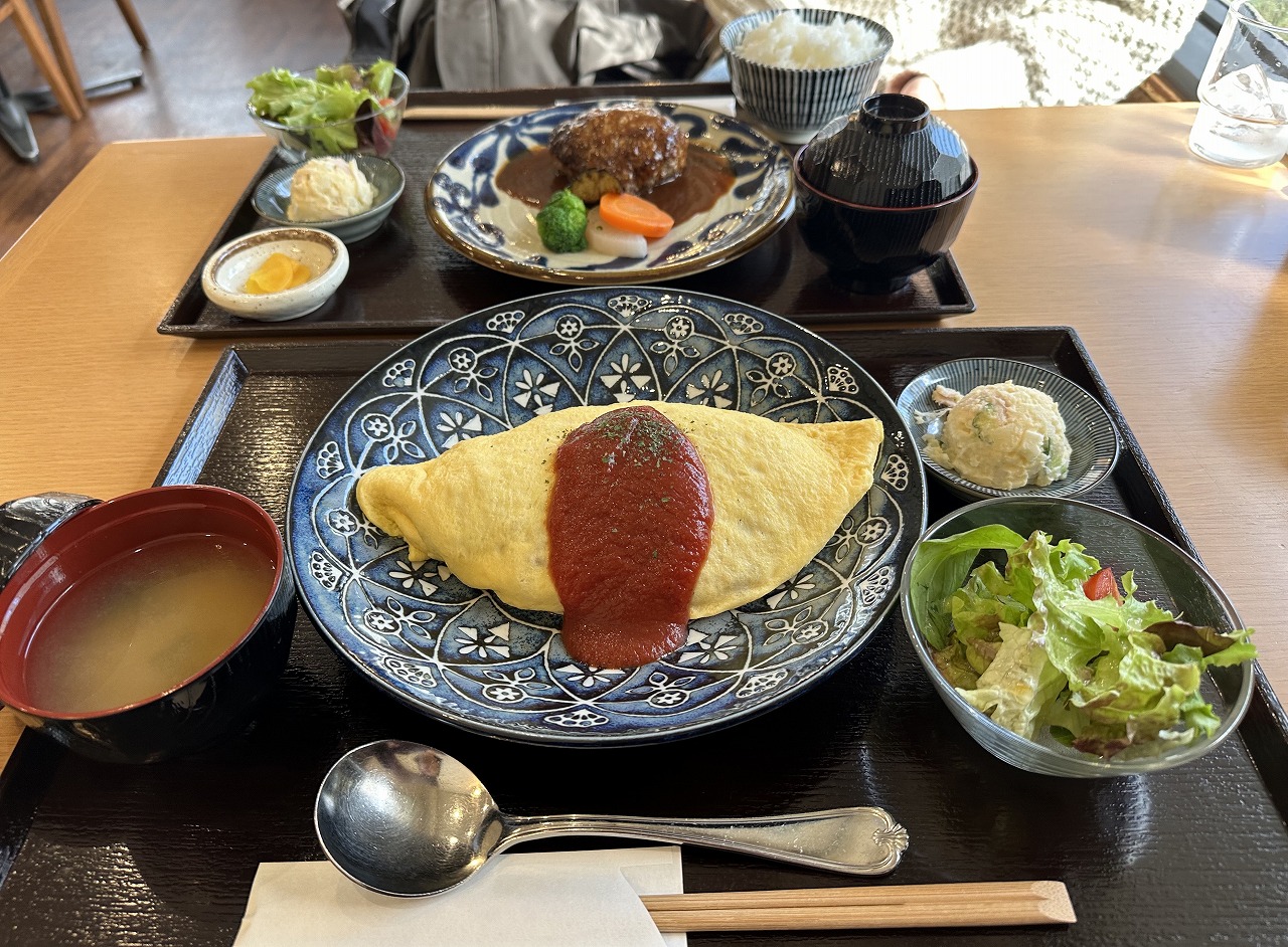 【神戸市】行列必至の人気店「Cafe＆Restaurant まどい」で絶品オムライス! 裏技で待たずに入店♪