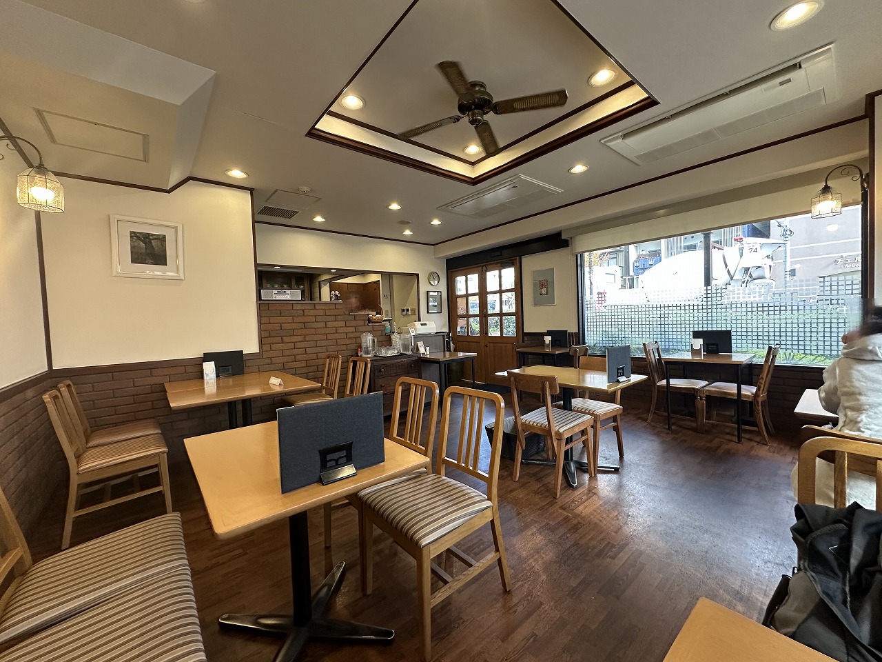 【神戸市】行列必至の人気店「Cafe＆Restaurant まどい」で絶品オムライス! 裏技で待たずに入店♪