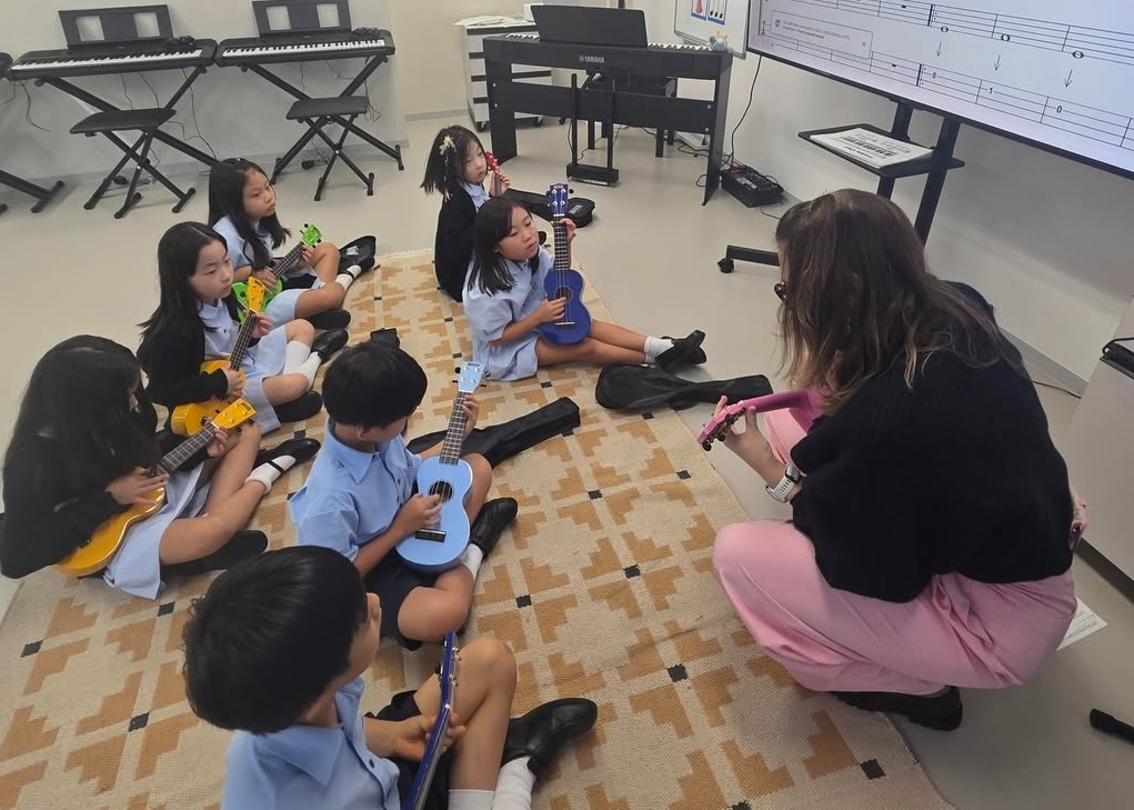 神戸市東灘区 六甲アイランド NLCS Kobe 校内の明るい教室