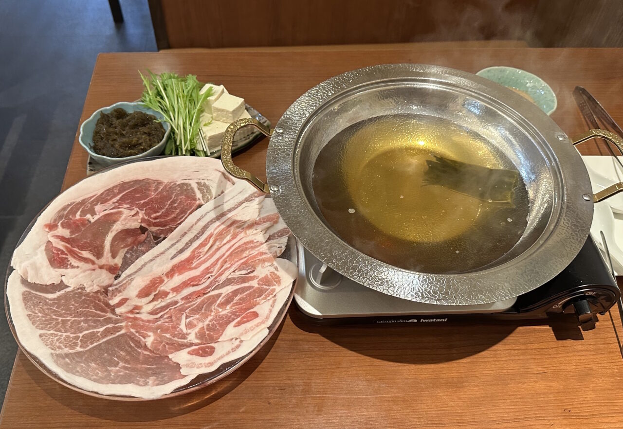 【神戸市東灘区】えっ…甘っ！！『結まーる』さんで超希少な純血アグー豚のしゃぶしゃぶを堪能♪ これって沖縄で食べるより安いのでは？！