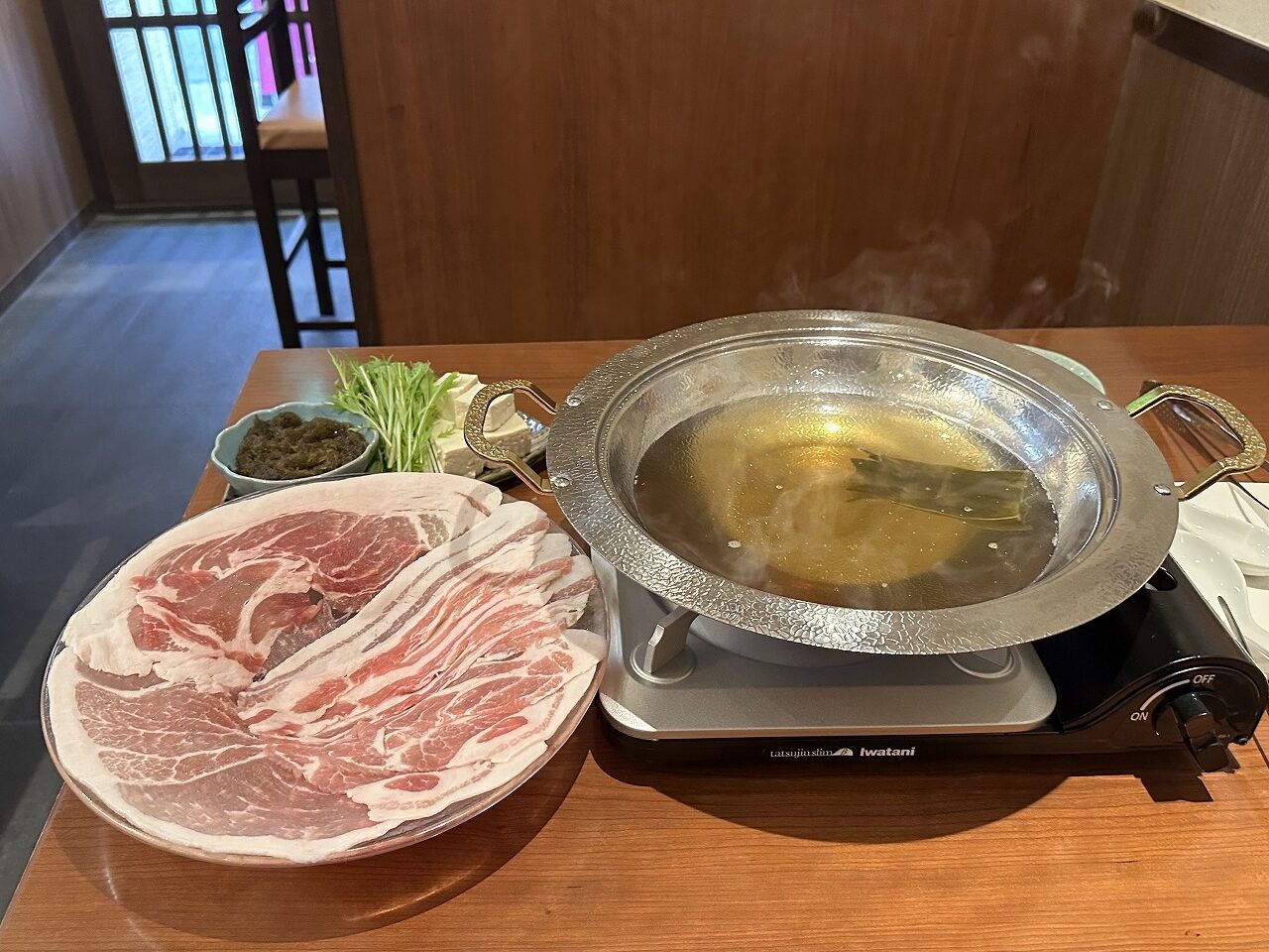 【神戸市東灘区】甘～い(≧▽≦)『結まーる』さんで超希少な純血アグー豚のしゃぶしゃぶを堪能♪これって沖縄で食べるより安いのでは？！