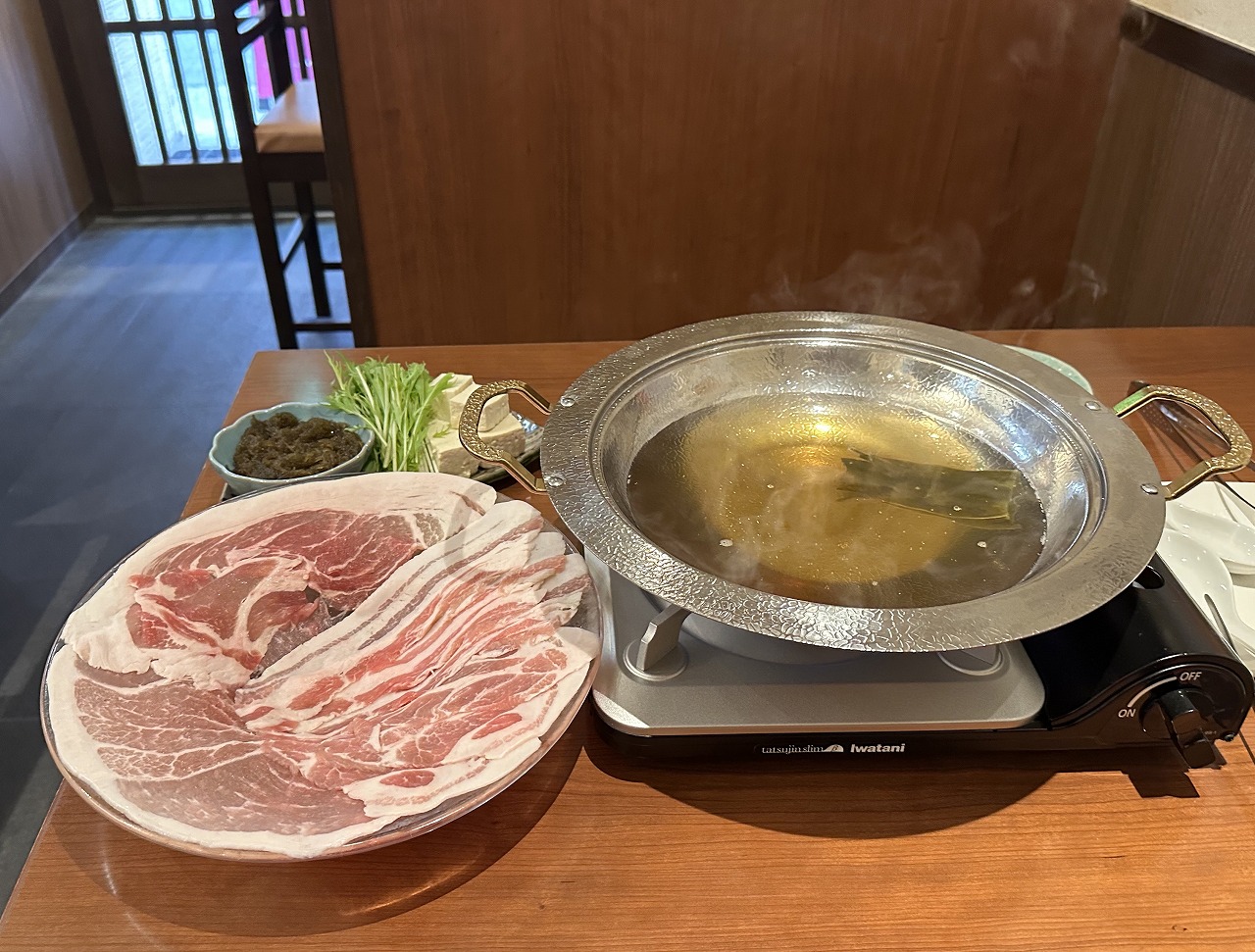 【神戸市東灘区】甘～い(≧▽≦)『結まーる』さんで超希少な純血アグー豚のしゃぶしゃぶを堪能♪これって沖縄で食べるより安いのでは？！