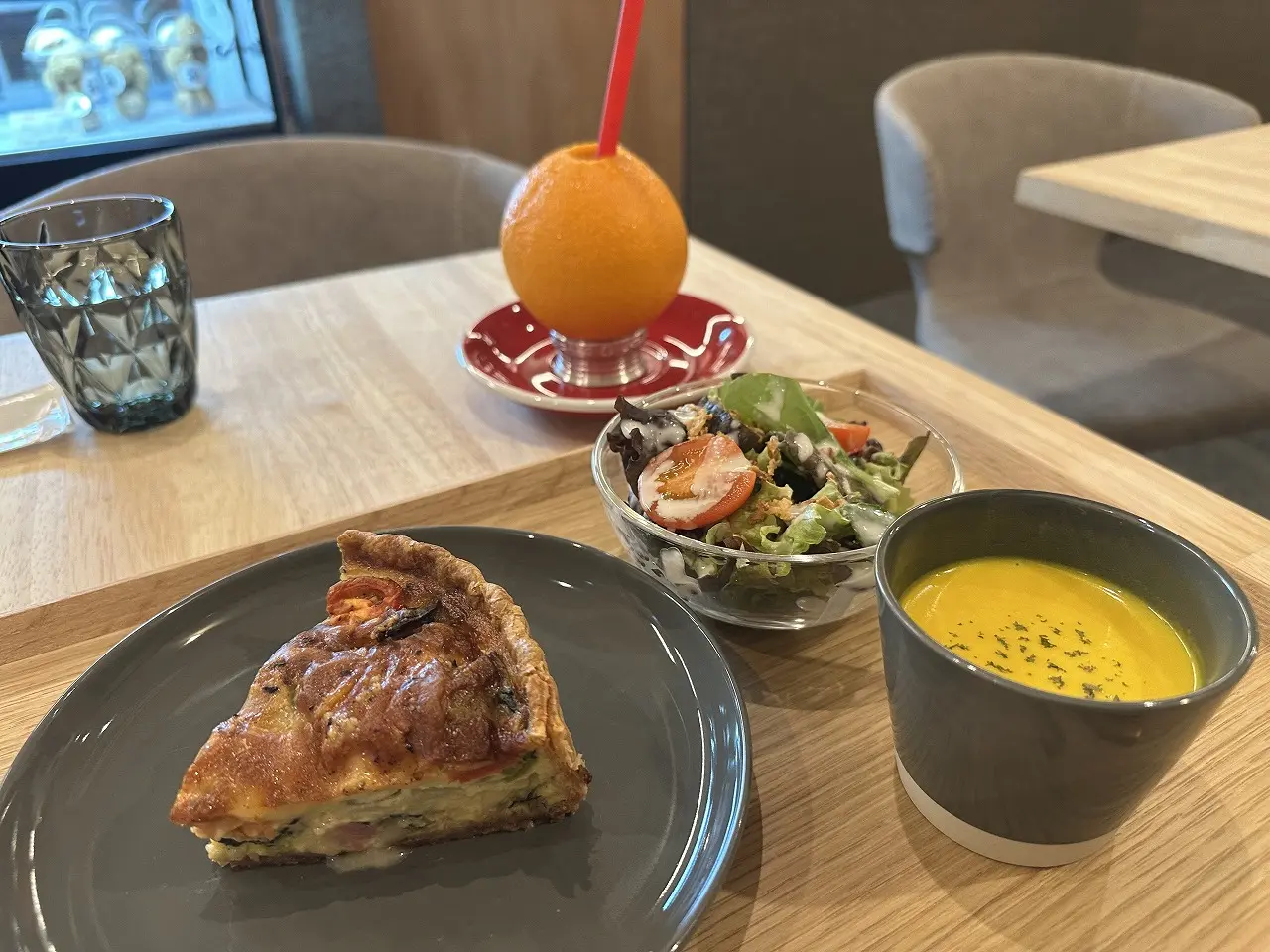 【神戸市灘区】水道筋商店街『Café そのまま』さん オープン♪ おしゃれカフェ映えスイーツ～豚汁・うどんメニューもあり！