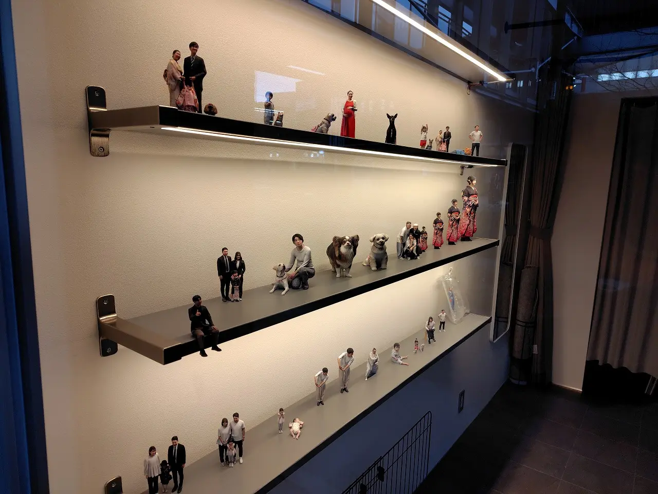 営業時間は10:00〜19:00ですが、撮影は完全予約制となっているのでご注意を！

ご予約はInstagram公式アカウント（@3dme_kobe）のプロフィールから、または公式LINEで「3DME神戸六甲道」を検索してくださいね♪

3月1日オープン！一生の記念にいかがですか？
大切な人との思い出、お子様の今しかない表情、愛するペットの元気な姿...かけがえのない瞬間を、触れられるカタチで残してみませんか？

特別なギフトとしても、自分たちへの一生の記念としても素敵ですよね♪

気になる方は早めのご予約をおすすめします！