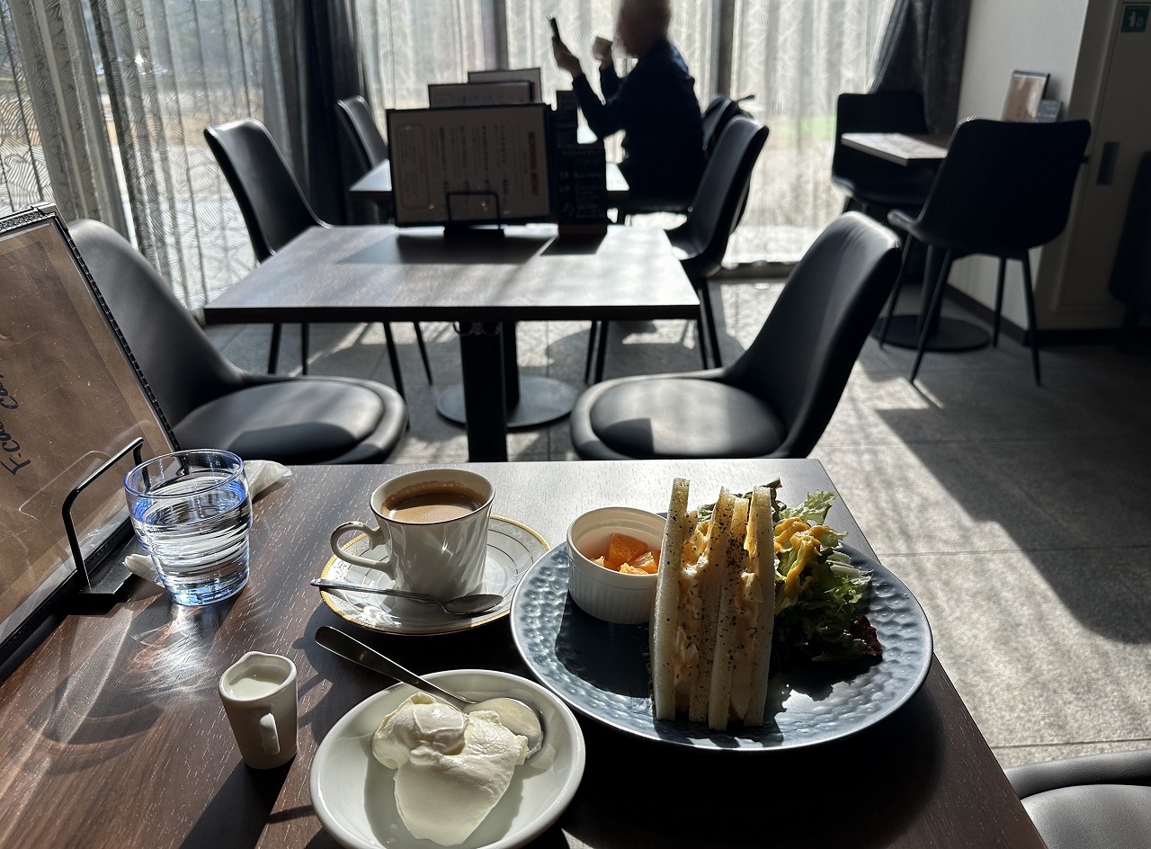 【神戸市東灘区】フクマルの新店「F.cachette cafe」で心ときめくモーニング体験♪ ボリューム満点タマゴサンドに感動！