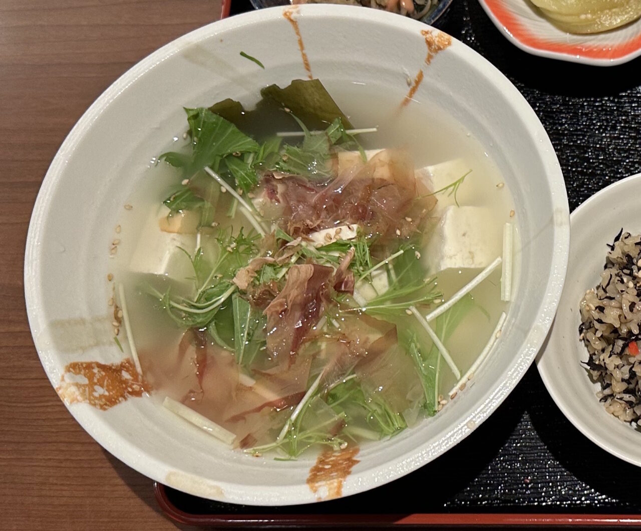 【東灘区甲南】「沖縄料理 結まーる」が1周年! 健康志向の新メニュータンパク質いっぱい♪ 「島豆腐セット」を食べてきました♪