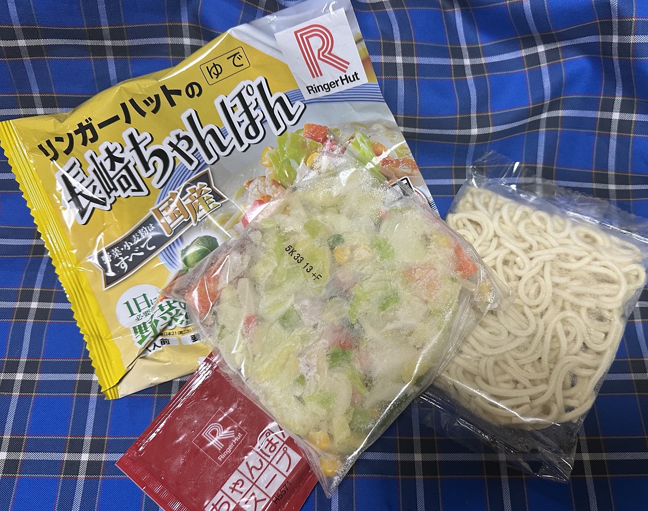 【神戸市】プロメナ神戸の地下1階で見つけた！リンガーハットの冷凍自販機、作ってみたら想像以上の再現度にびっくり！
