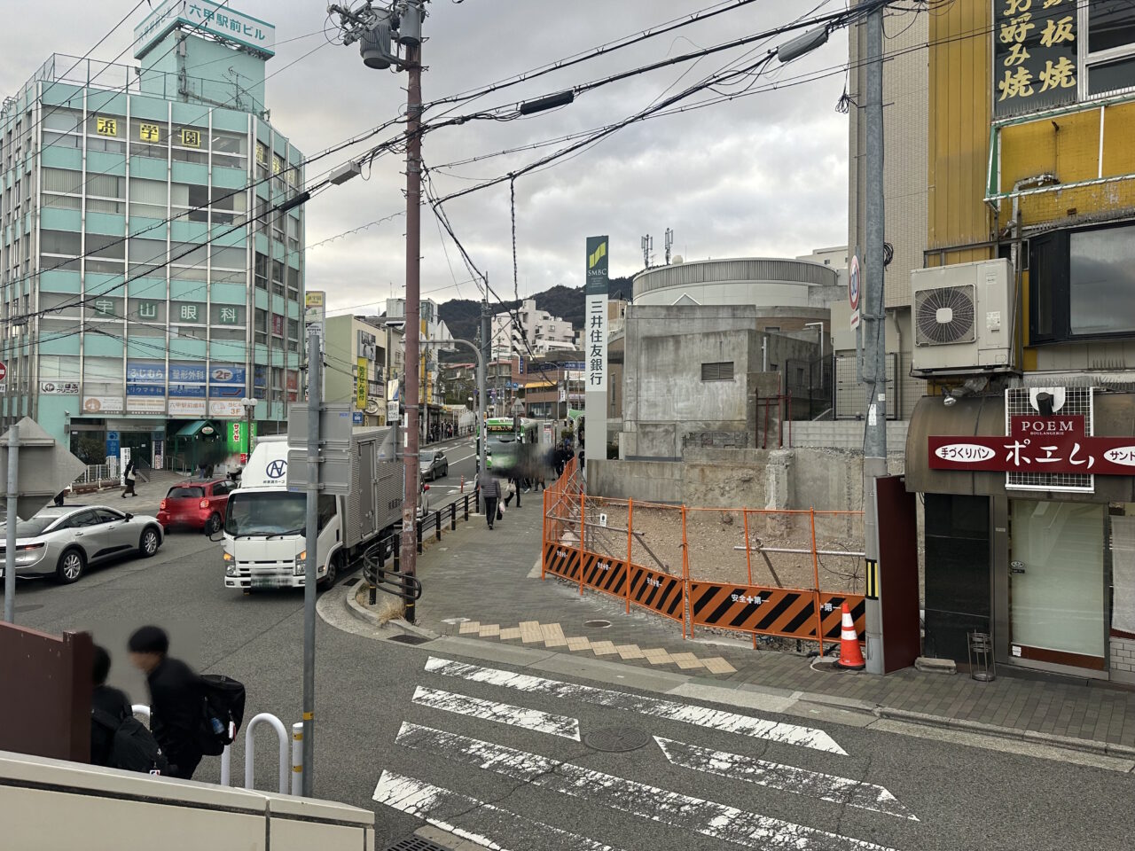 【神戸市灘区】阪急六甲駅前『新六甲ビル』跡地のフェンスに看板が！デベロッパーが判明。