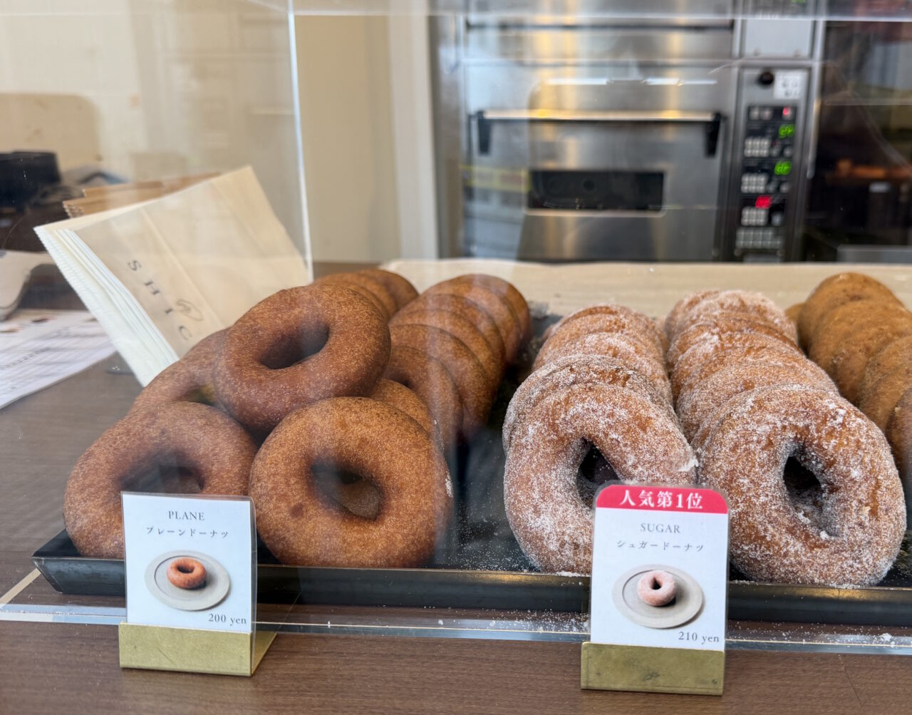 【神戸市東灘区】２階のカフェスペースは、隠れ家感満載♪ 宝塚発の人気ドーナツ店「SHICT（シクト）岡本」さんがオープン♪