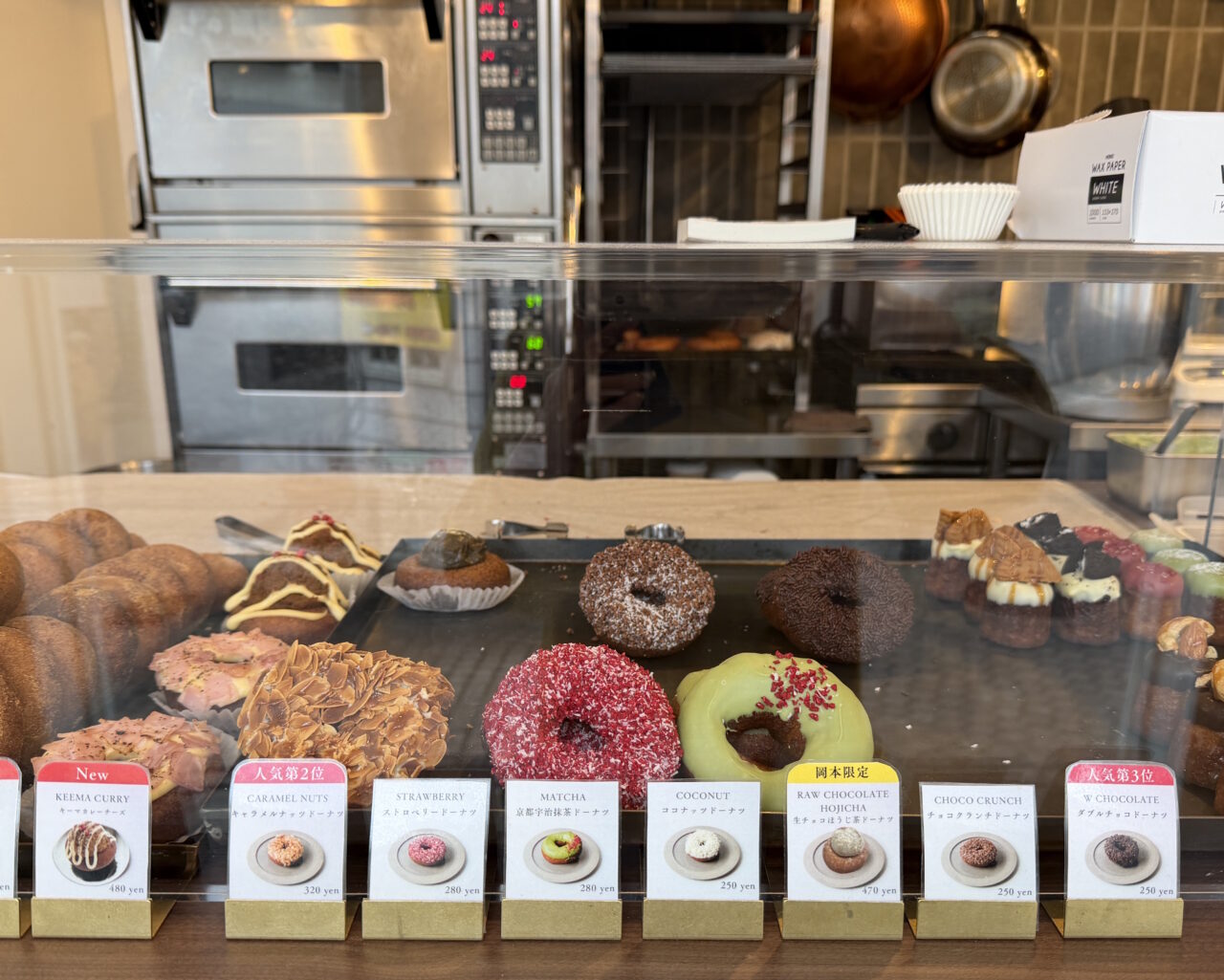 【神戸市東灘区】２階のカフェスペースは、隠れ家感満載♪ 宝塚発の人気ドーナツ店「SHICT（シクト）岡本」さんがオープン♪