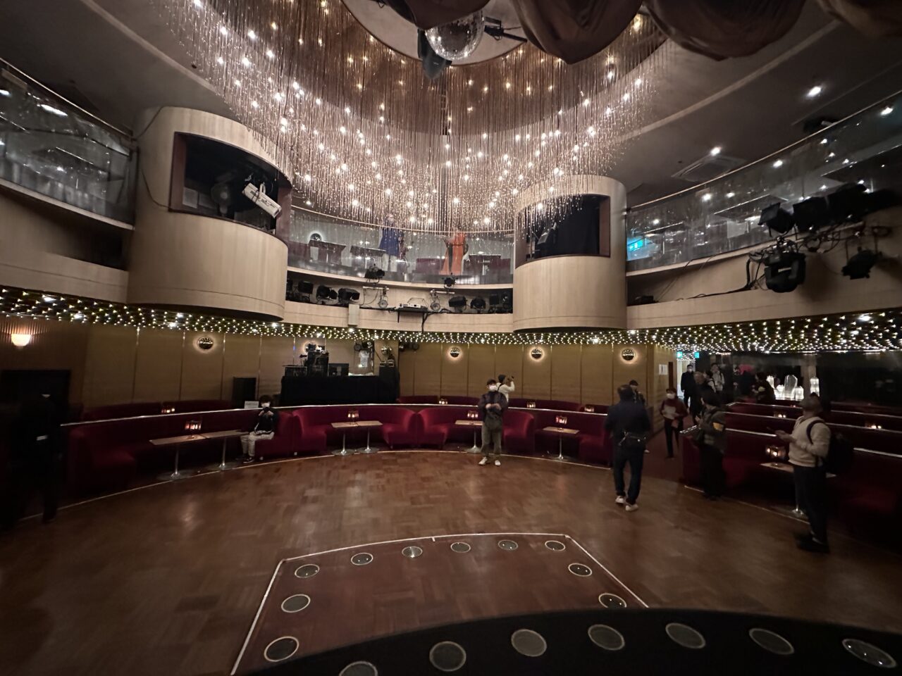 クラブ月世界も公開