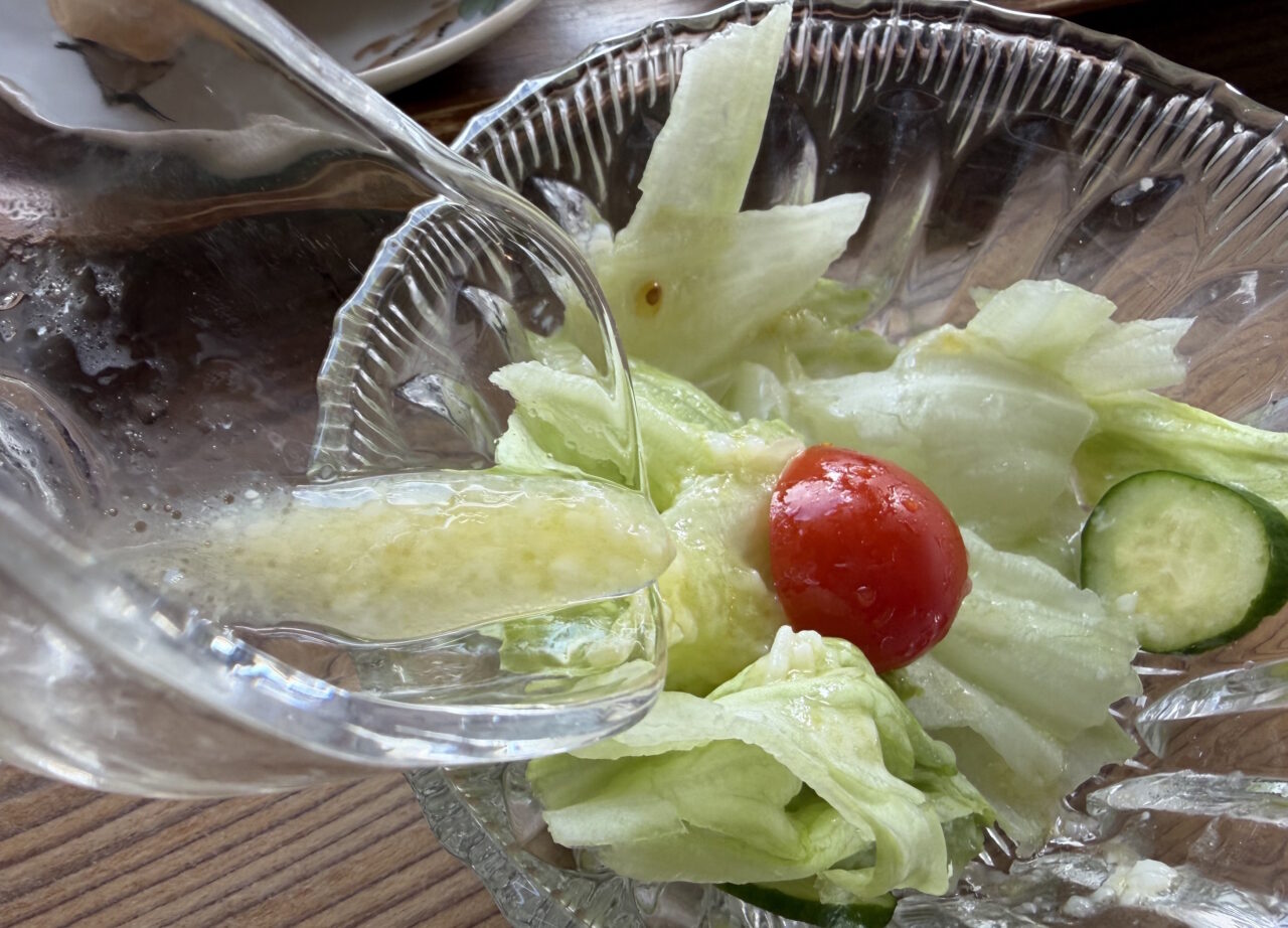 【神戸市灘区】新緑が眩しい六甲山の山上で絶景カフェ 『百合珈琲 六甲山』さんへ。広々無料駐車場完備で、運転苦手でも安心♪